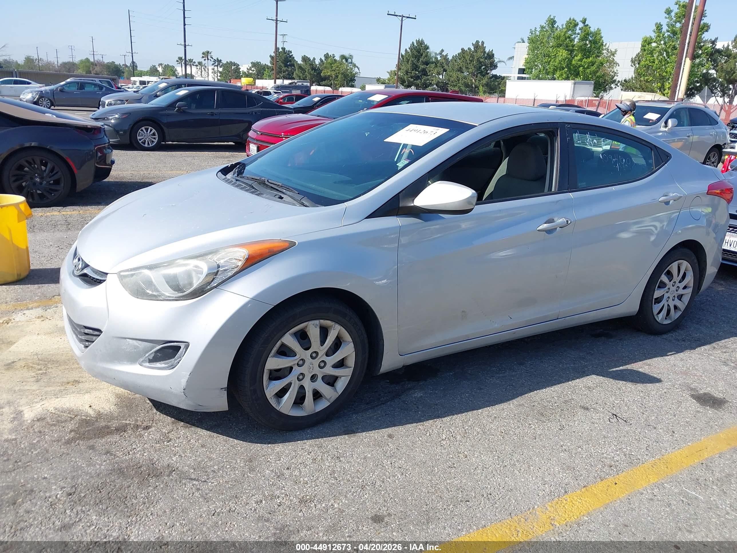 2012 Hyundai Elantra Gls Серебряный vin: 5NPDH4AE4CH121035