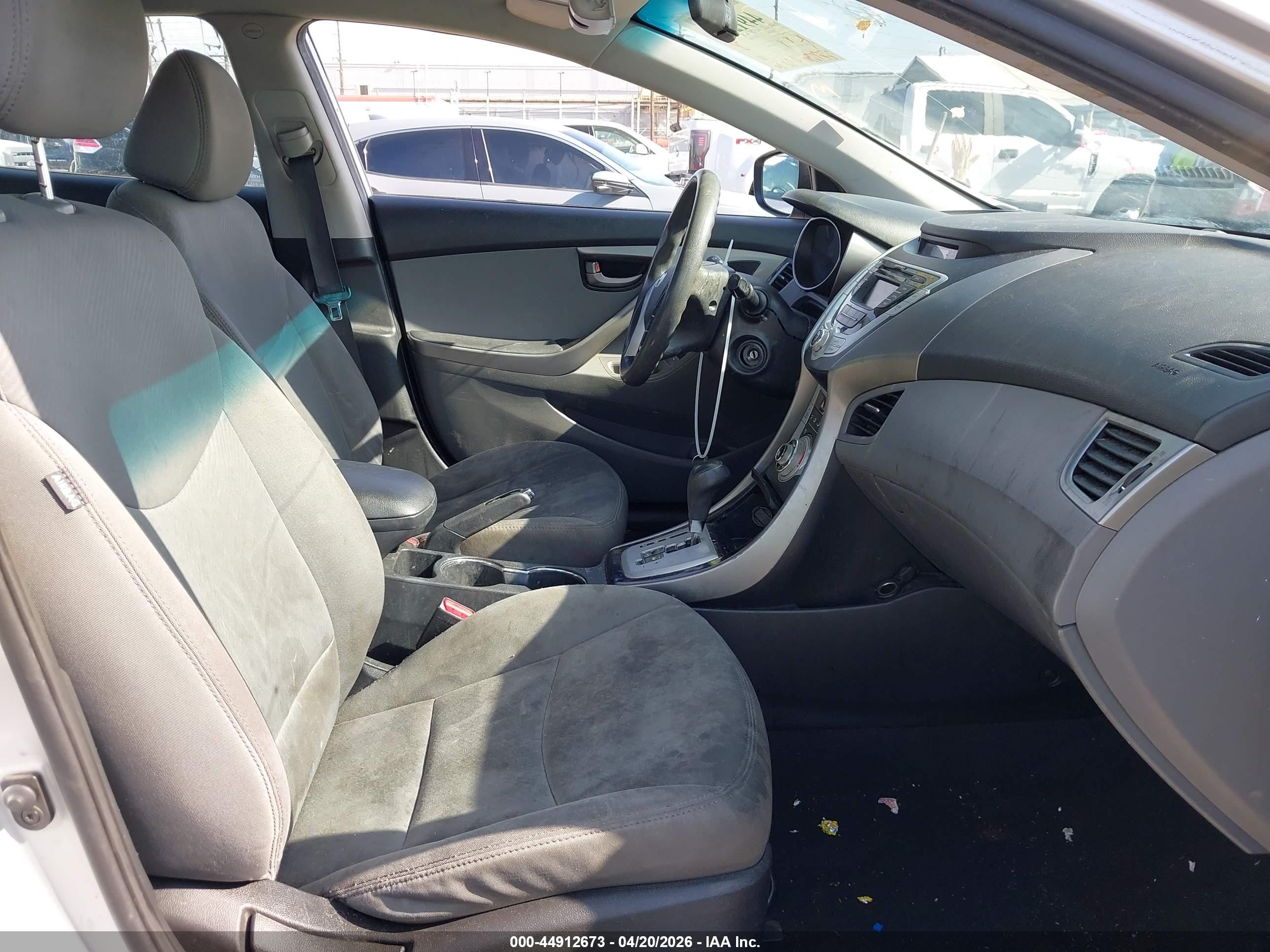 2012 Hyundai Elantra Gls Серебряный vin: 5NPDH4AE4CH121035