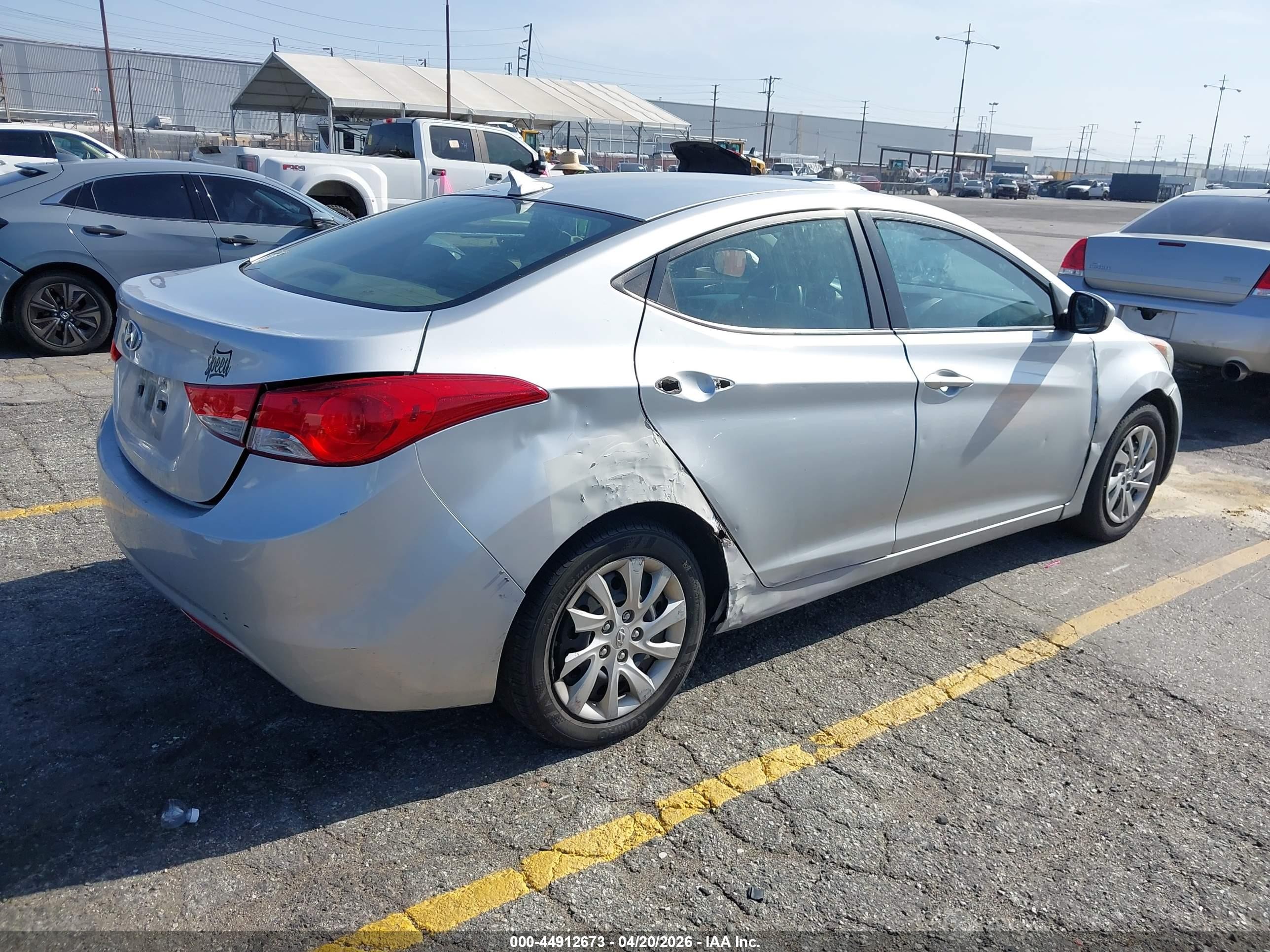 2012 Hyundai Elantra Gls Серебряный vin: 5NPDH4AE4CH121035