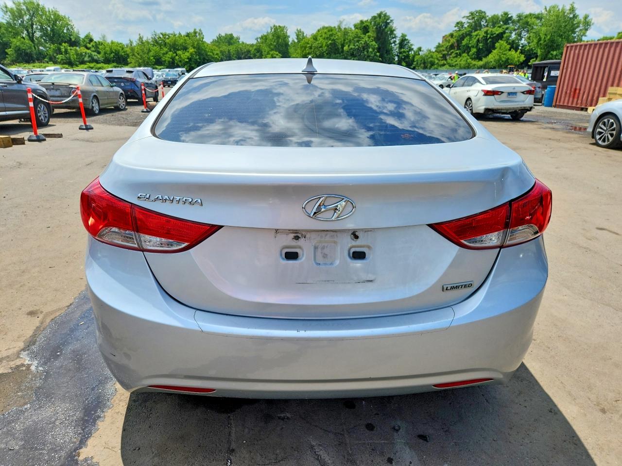 2012 Hyundai Elantra Limited Silver vin: 5NPDH4AE4CH122847