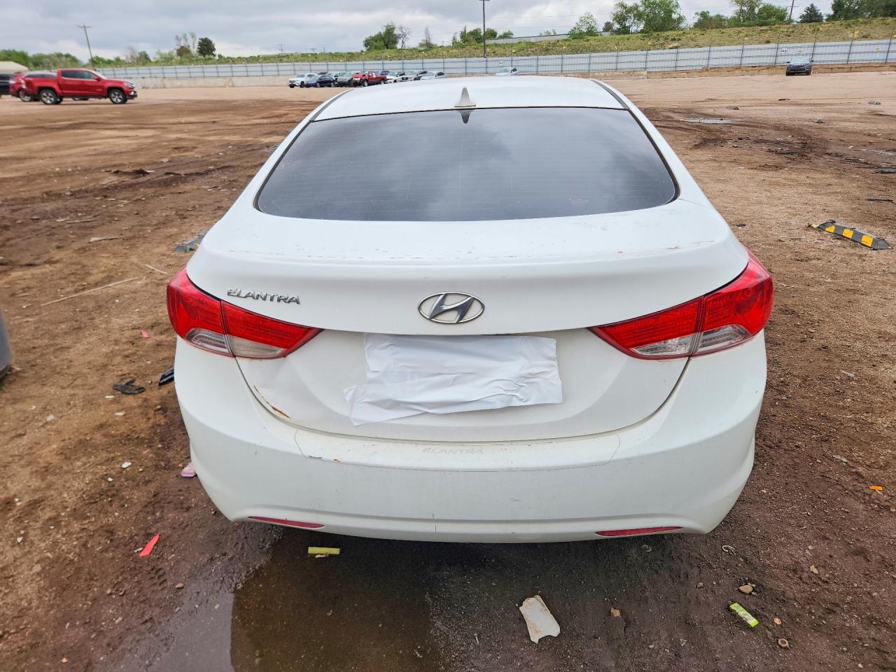 2012 Hyundai Elantra Gls(middle Grade) White vin: 5NPDH4AE4CH147649