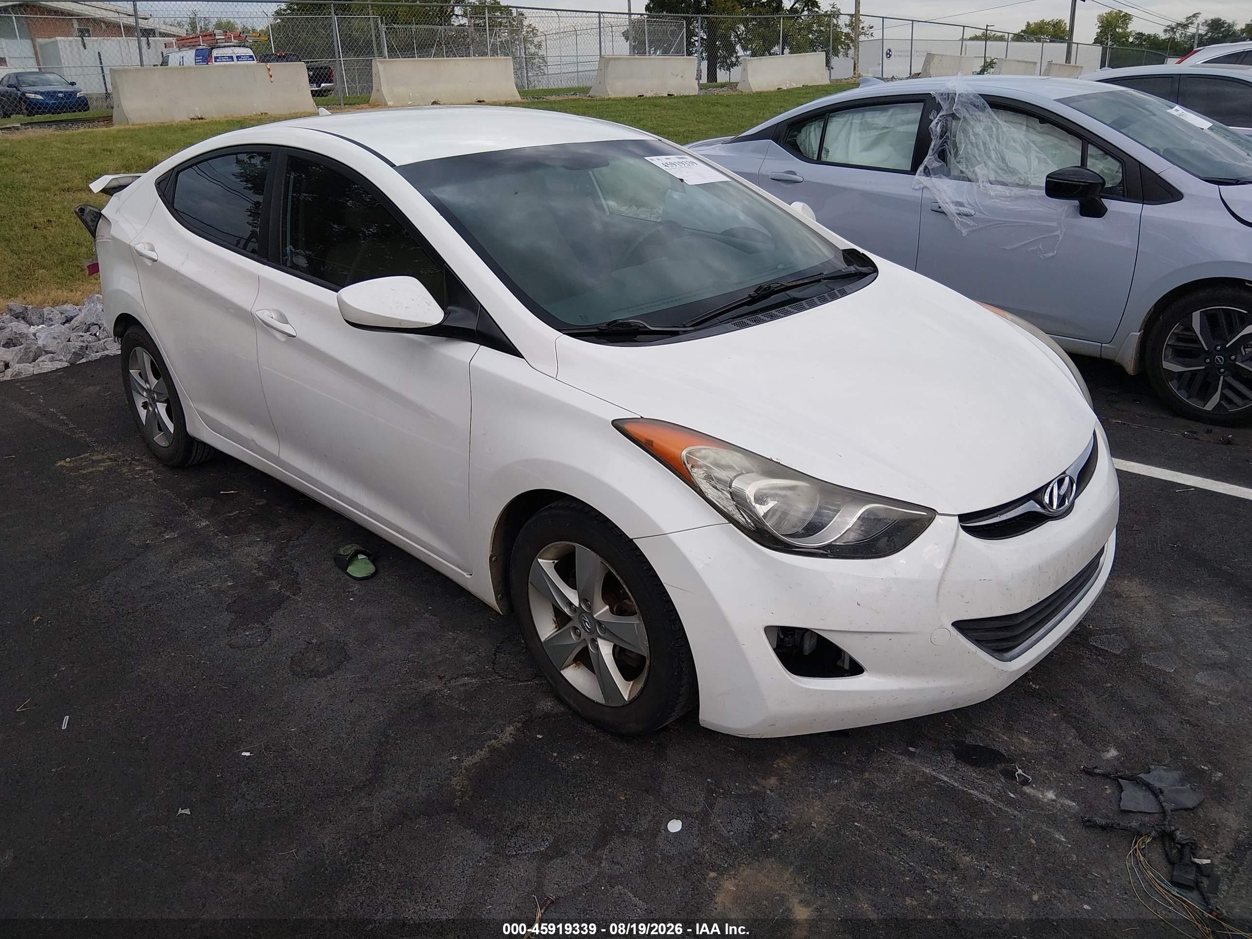 2013 Hyundai Elantra Gls White vin: 5NPDH4AE4DH175033