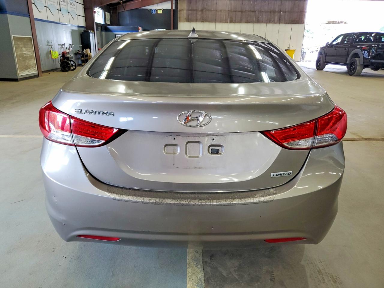 2013 Hyundai Elantra Limited Silver vin: 5NPDH4AE4DH175114