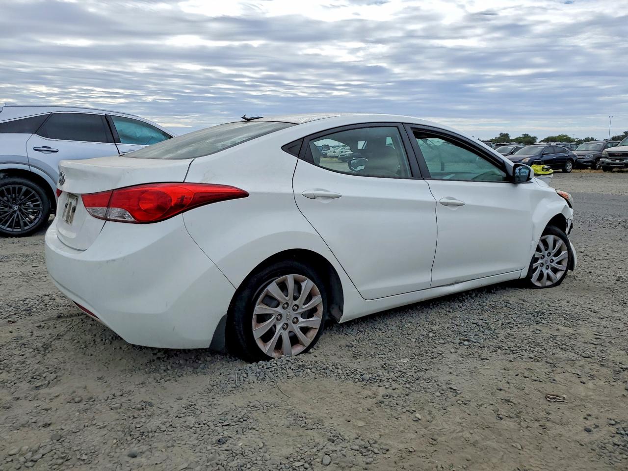 2013 Hyundai Elantra Gls White vin: 5NPDH4AE4DH199168