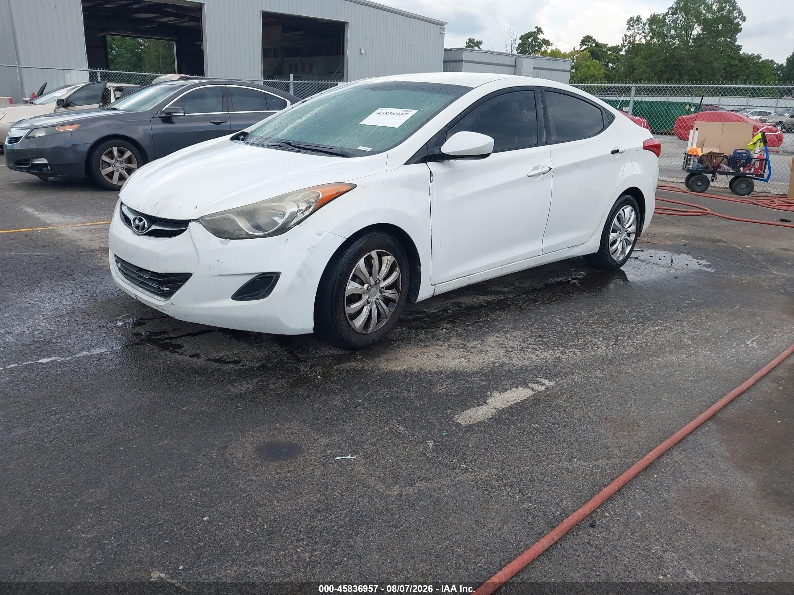2013 Hyundai Elantra Gls White vin: 5NPDH4AE4DH200545