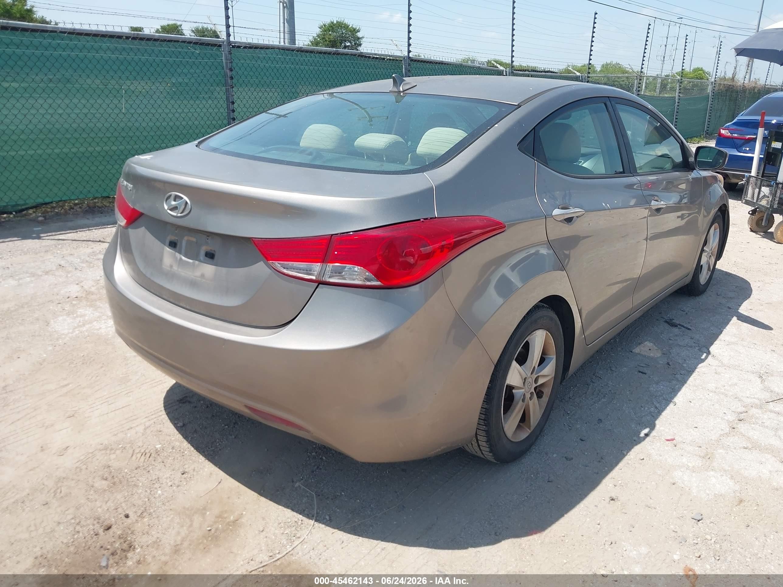 2013 Hyundai Elantra Gls Gold vin: 5NPDH4AE4DH223856
