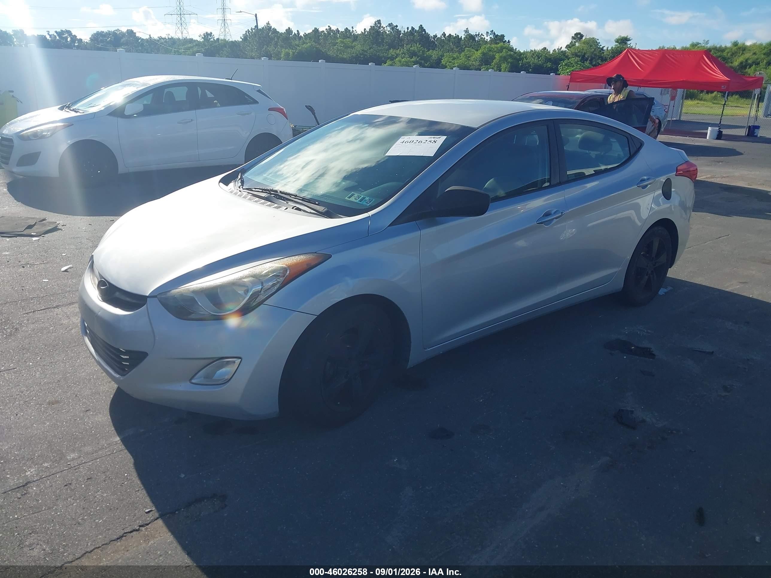 2013 Hyundai Elantra Gls Серебряный vin: 5NPDH4AE4DH227020