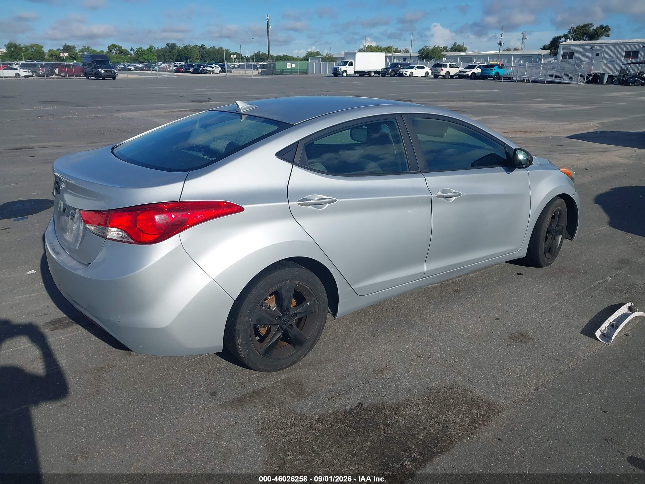 2013 Hyundai Elantra Gls Серебряный vin: 5NPDH4AE4DH227020