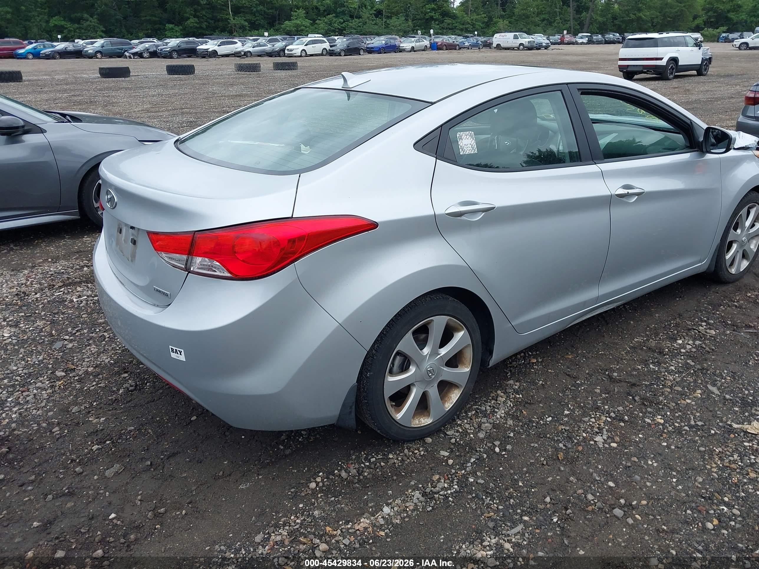 2013 Hyundai Elantra Limited Silver vin: 5NPDH4AE4DH253861