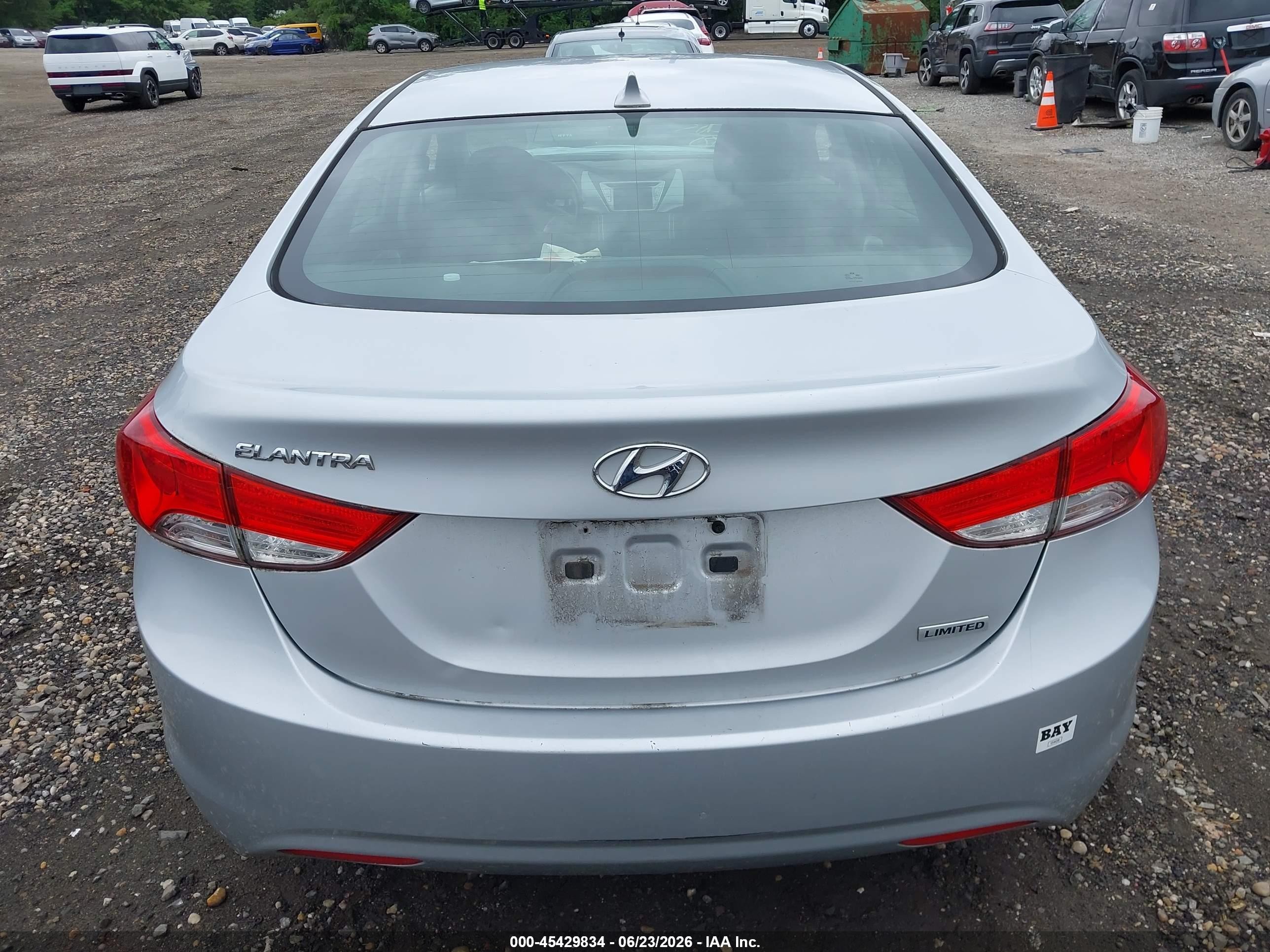 2013 Hyundai Elantra Limited Silver vin: 5NPDH4AE4DH253861