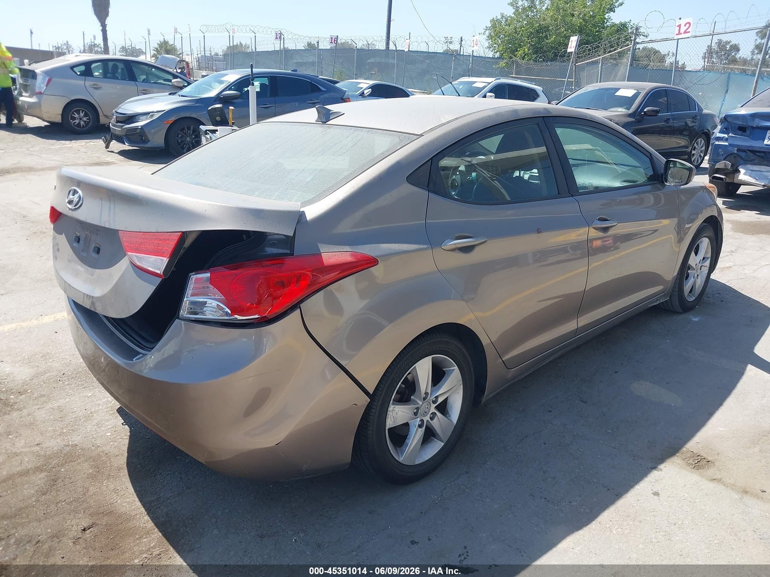 2013 Hyundai Elantra Gls Beige vin: 5NPDH4AE4DH255190
