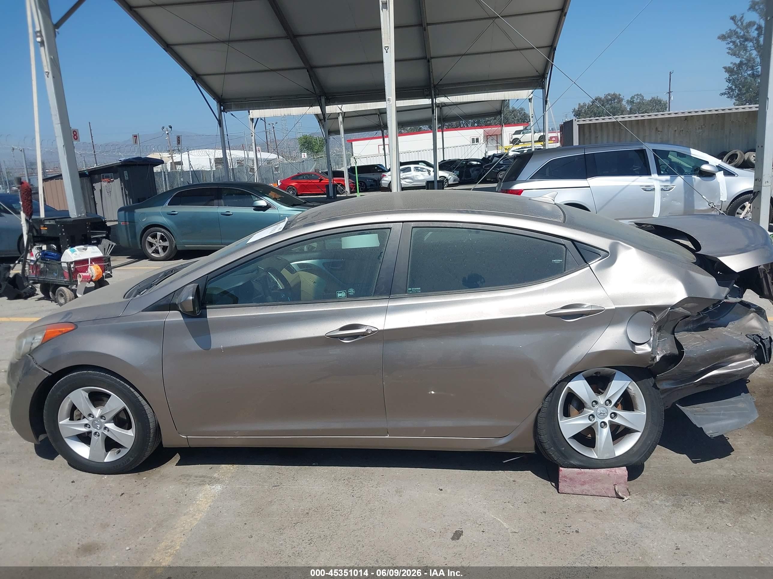2013 Hyundai Elantra Gls Beige vin: 5NPDH4AE4DH255190