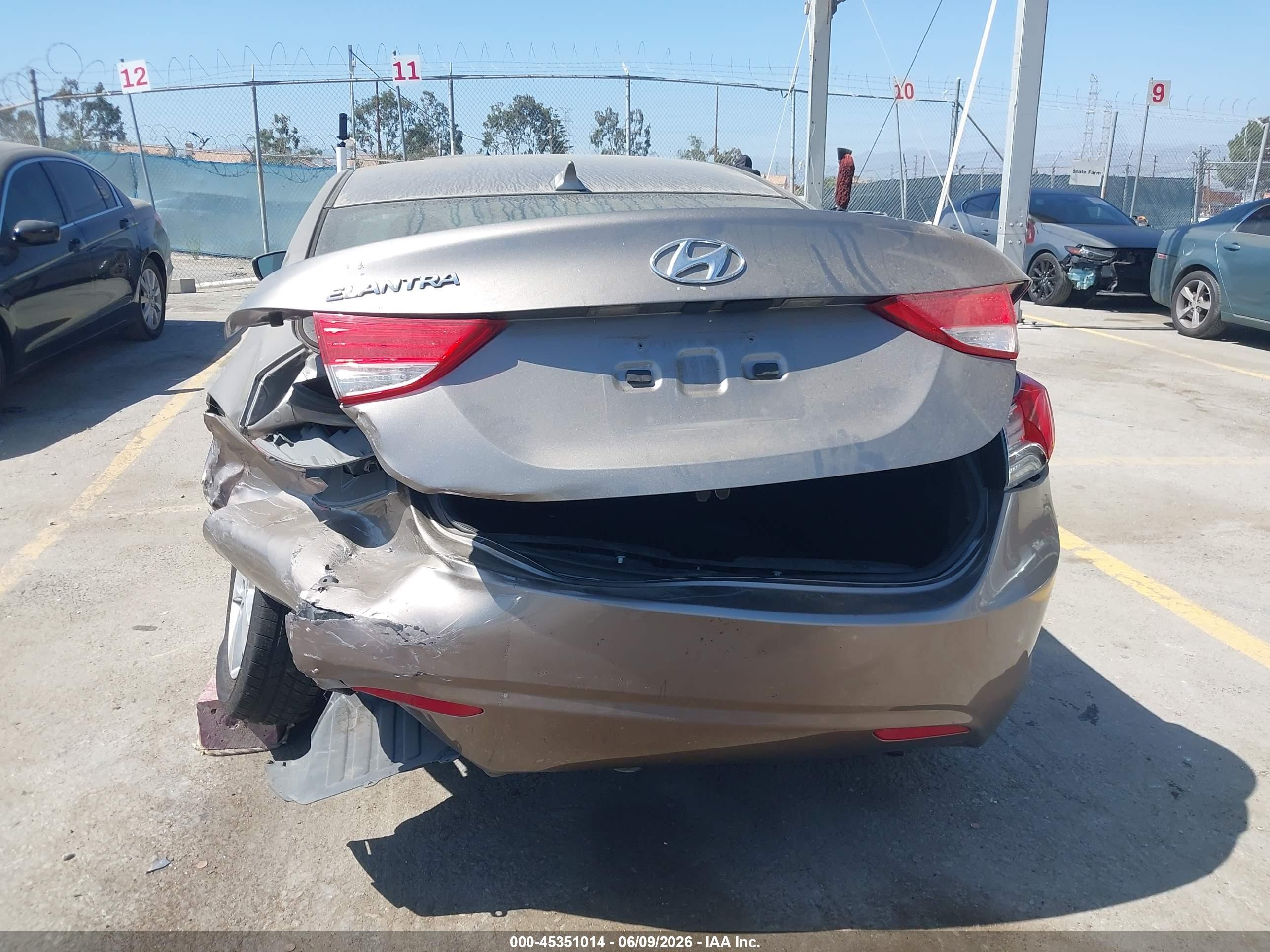 2013 Hyundai Elantra Gls Beige vin: 5NPDH4AE4DH255190