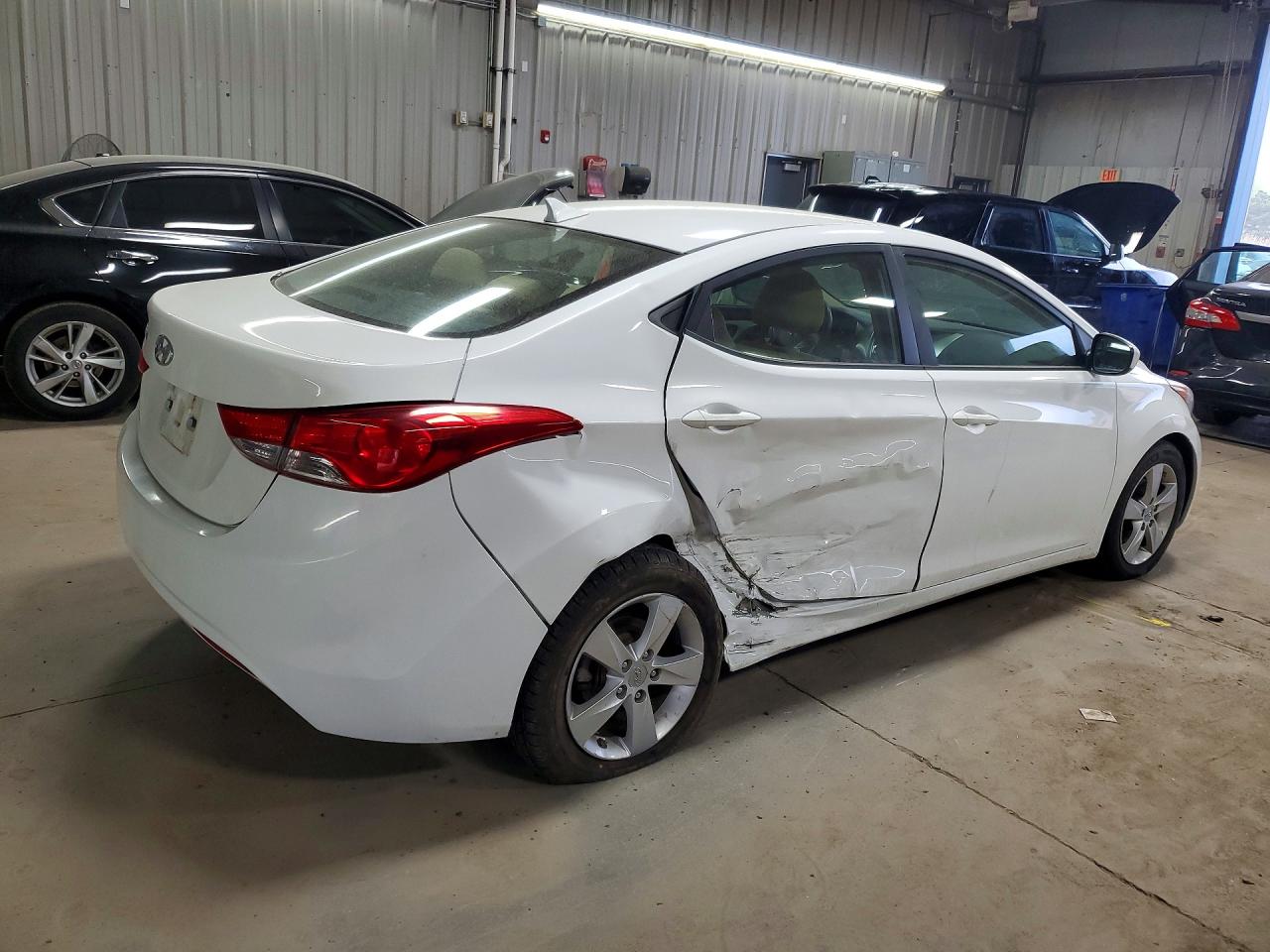 2013 Hyundai Elantra Gls White vin: 5NPDH4AE4DH281241