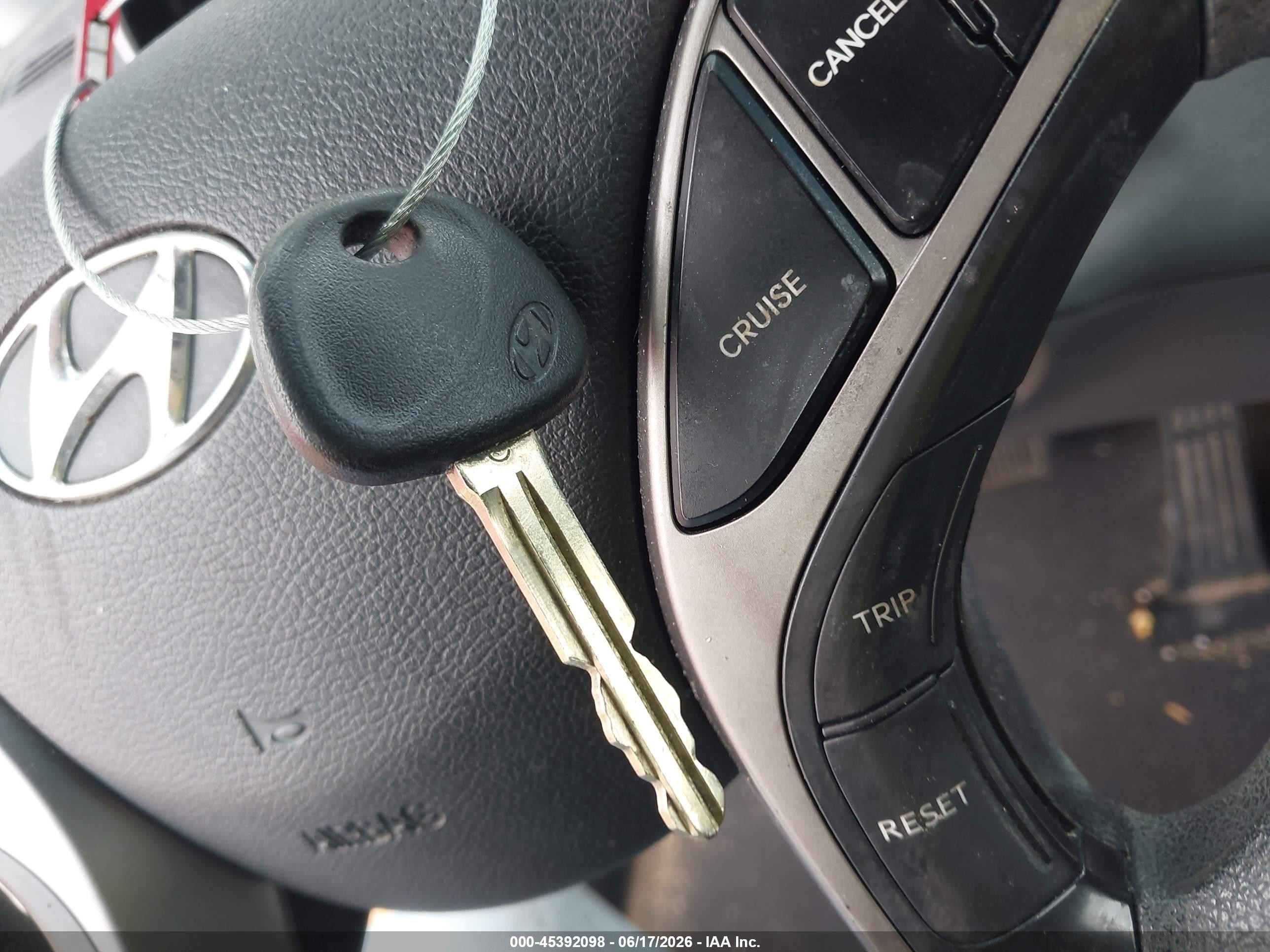 2013 Hyundai Elantra Gls Серебряный vin: 5NPDH4AE4DH287251