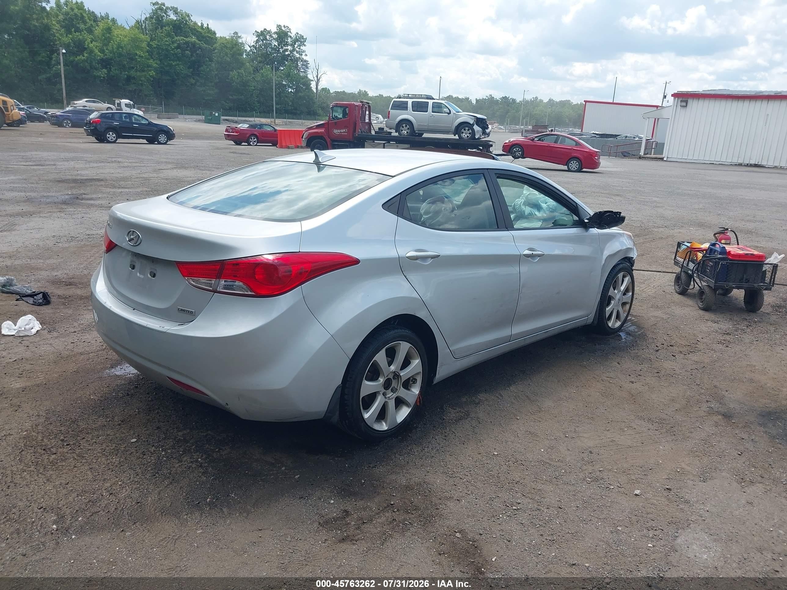 2013 Hyundai Elantra Limited Silver vin: 5NPDH4AE4DH295611