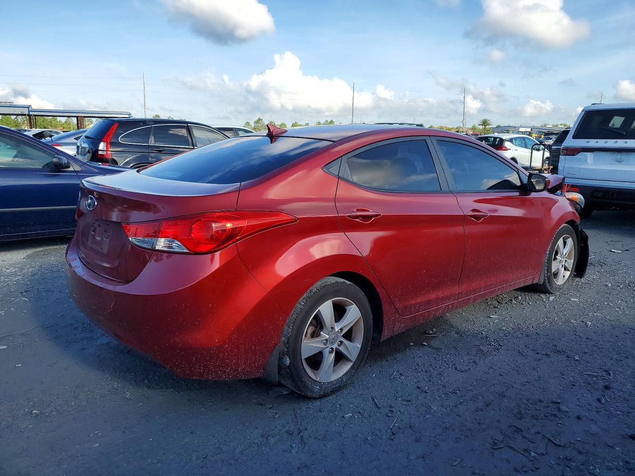 2013 Hyundai Elantra Gls Red vin: 5NPDH4AE4DH303304