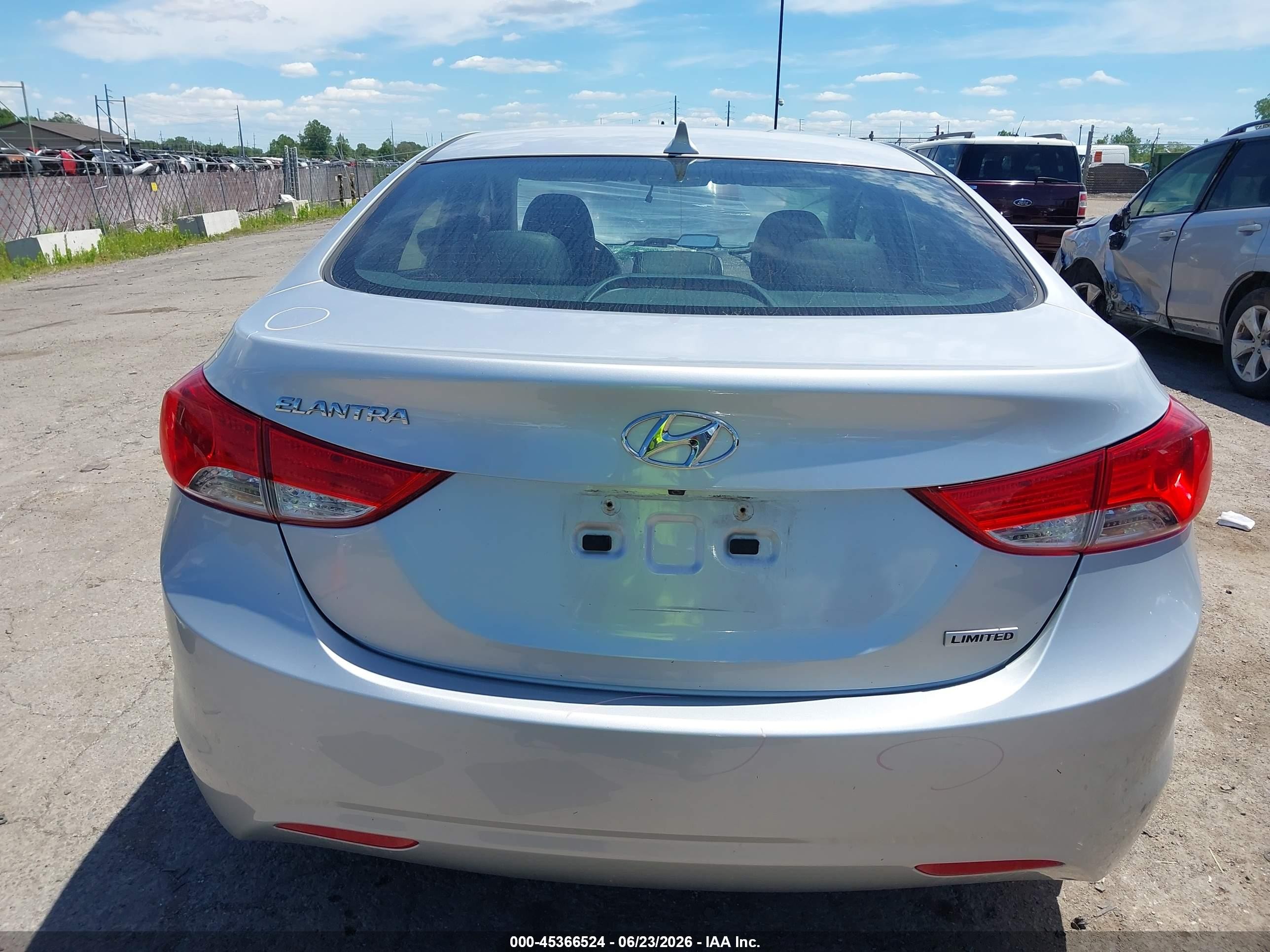 2013 Hyundai Elantra Limited Silver vin: 5NPDH4AE4DH309328