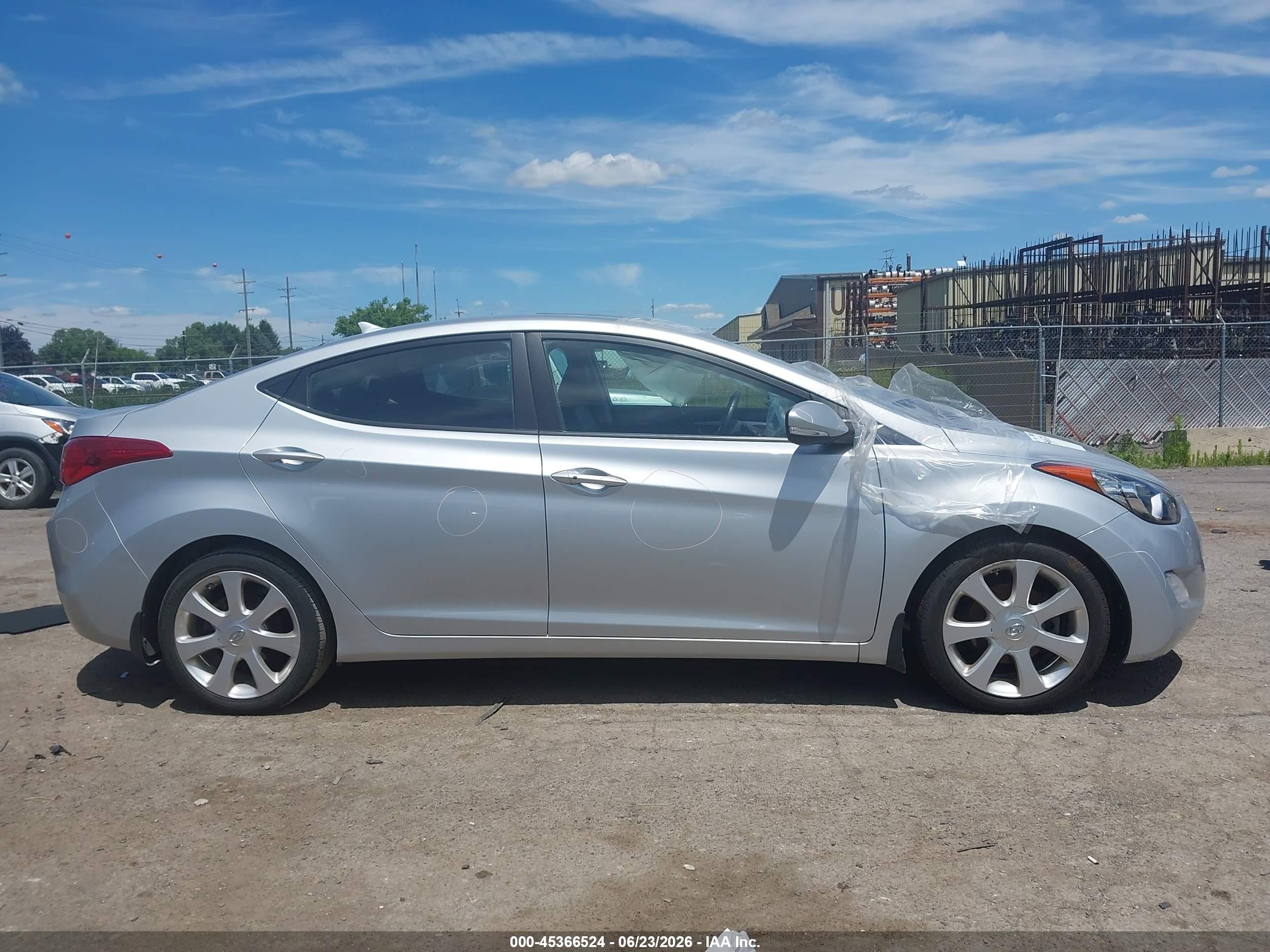 2013 Hyundai Elantra Limited Silver vin: 5NPDH4AE4DH309328