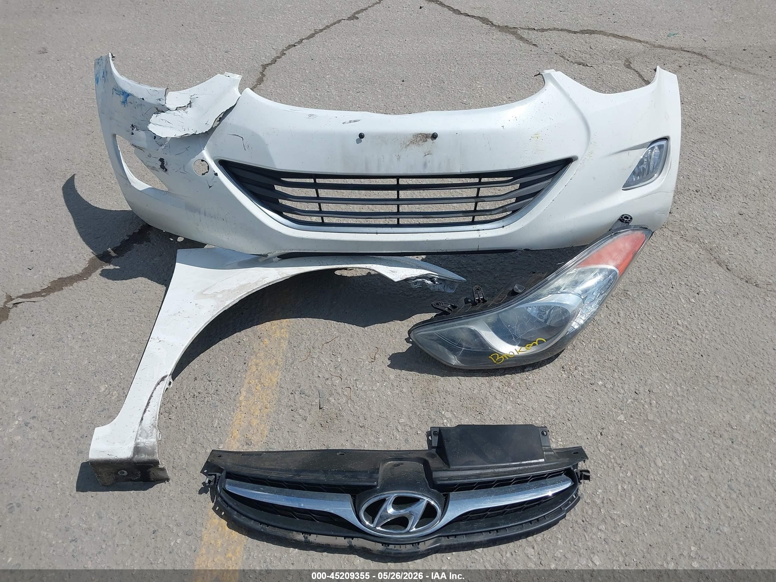 2013 Hyundai Elantra Gls White vin: 5NPDH4AE4DH341695