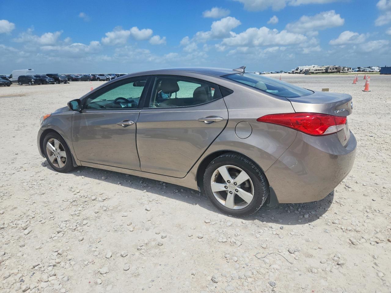 2013 Hyundai Elantra Gls Желто-коричневый vin: 5NPDH4AE4DH375247