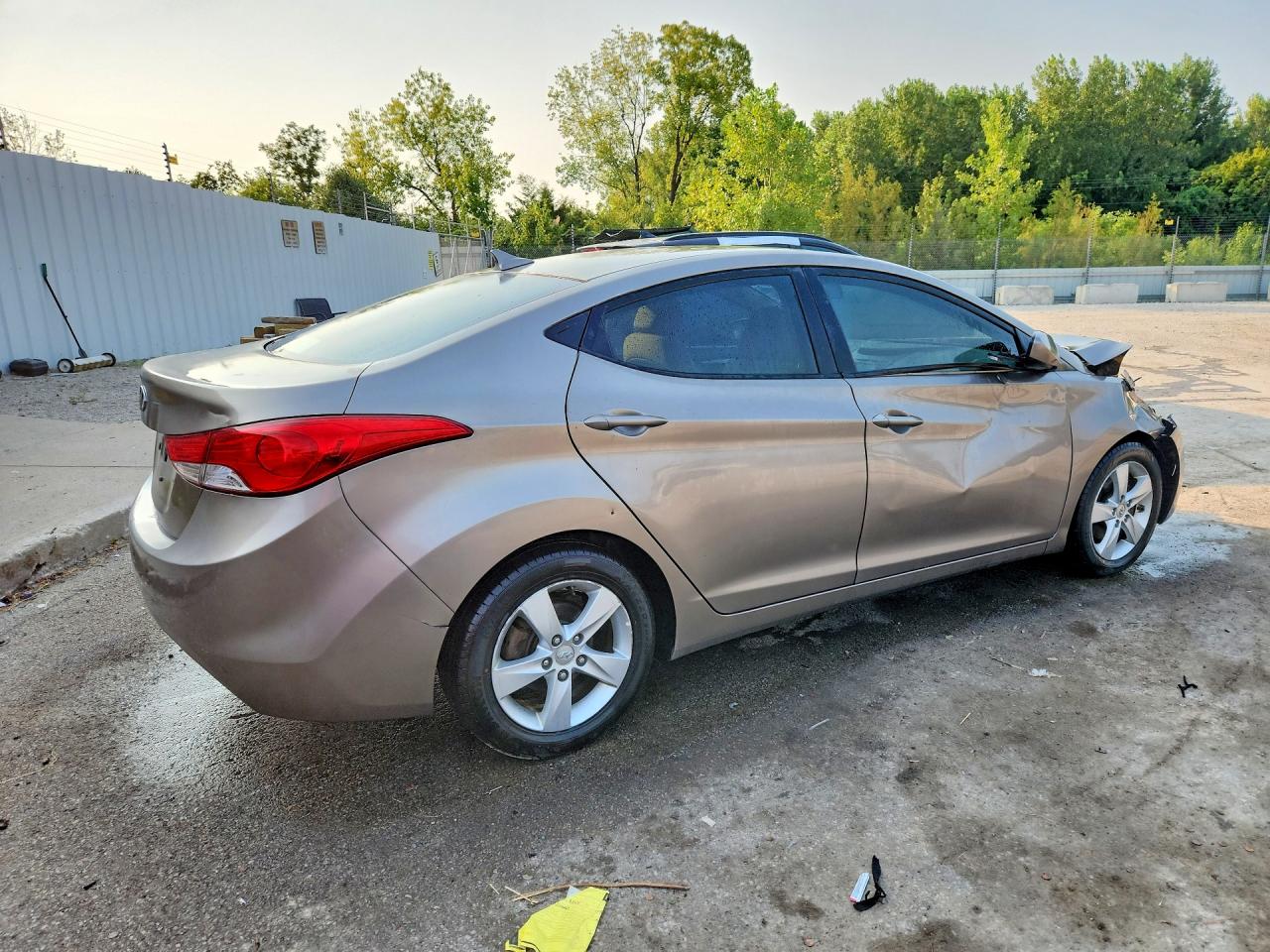 2013 Hyundai Elantra Gls Серебряный vin: 5NPDH4AE4DH382893