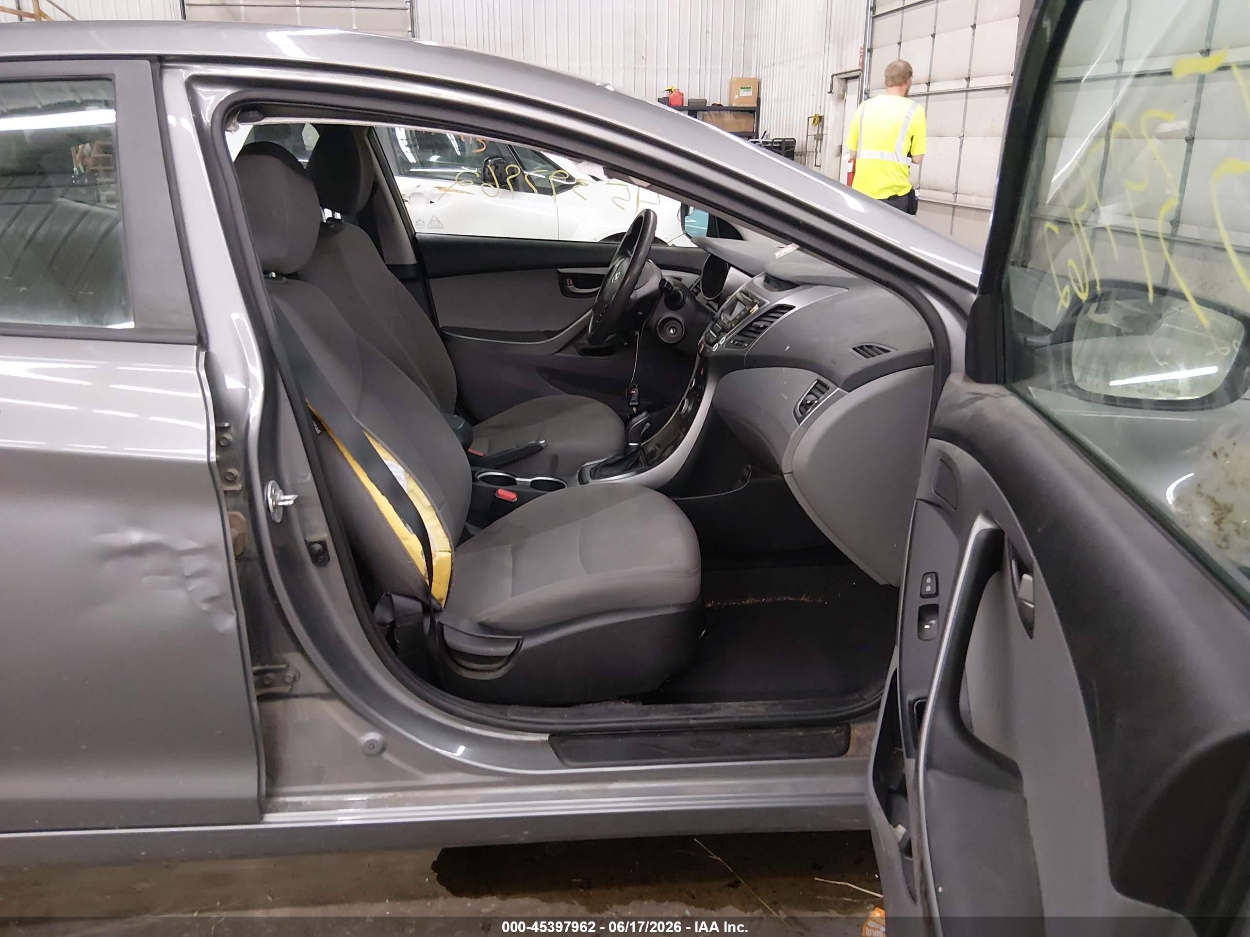 2014 Hyundai Elantra Se Gray vin: 5NPDH4AE4EH466505