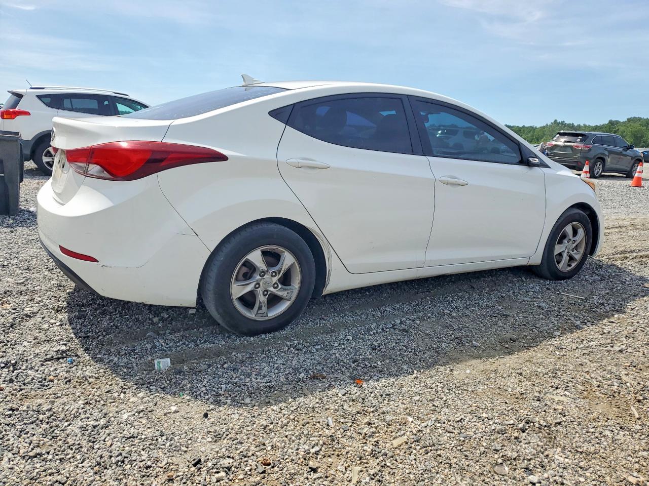 2014 Hyundai Elantra Se White vin: 5NPDH4AE4EH497575