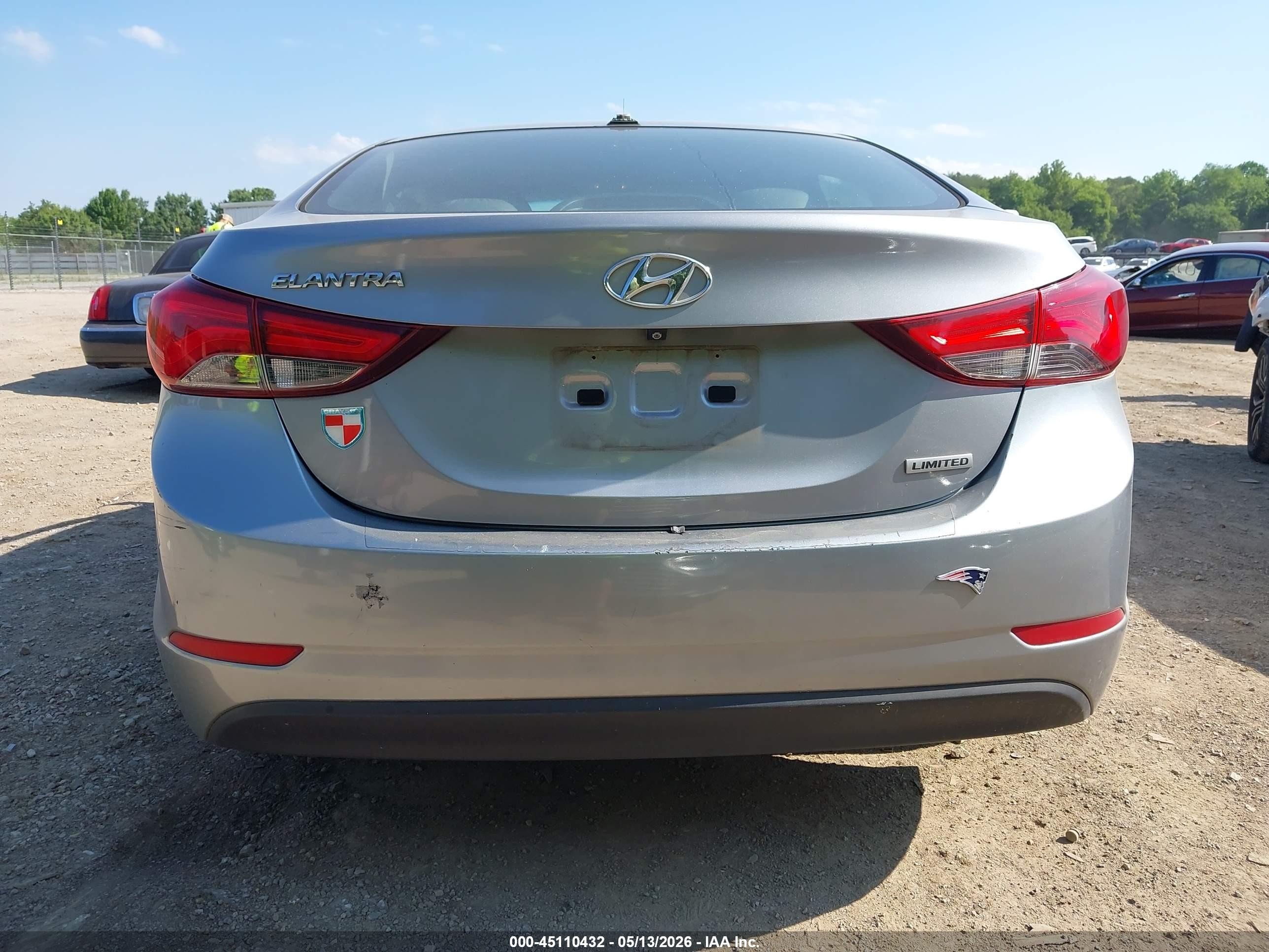 2015 Hyundai Elantra Limited Silver vin: 5NPDH4AE4FH561759