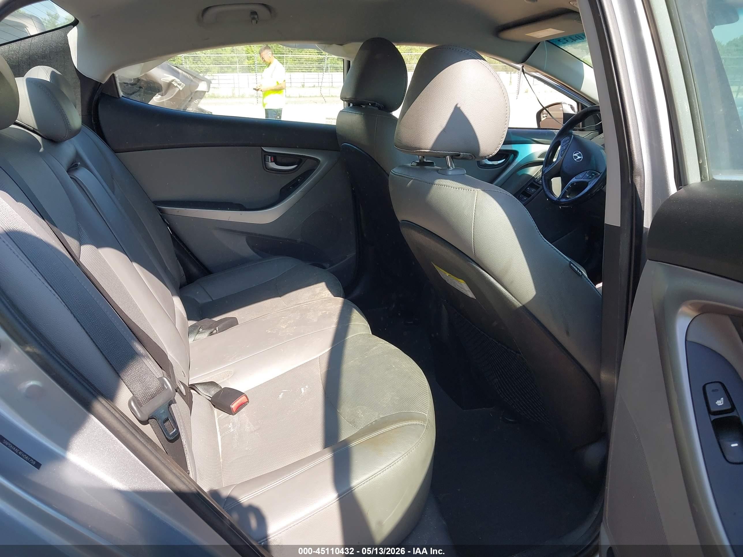 2015 Hyundai Elantra Limited Silver vin: 5NPDH4AE4FH561759