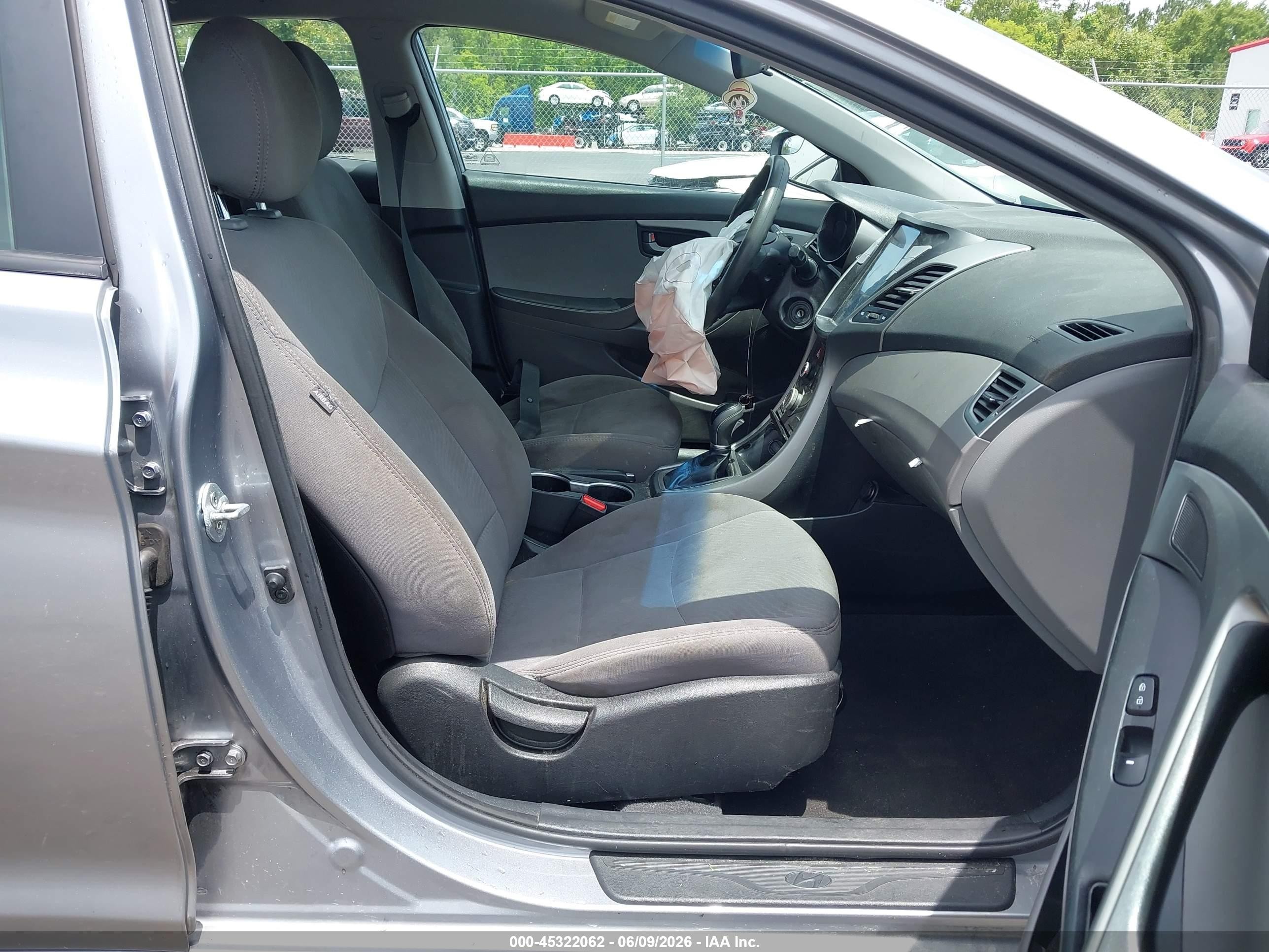 2015 Hyundai Elantra Se Серебряный vin: 5NPDH4AE4FH565746