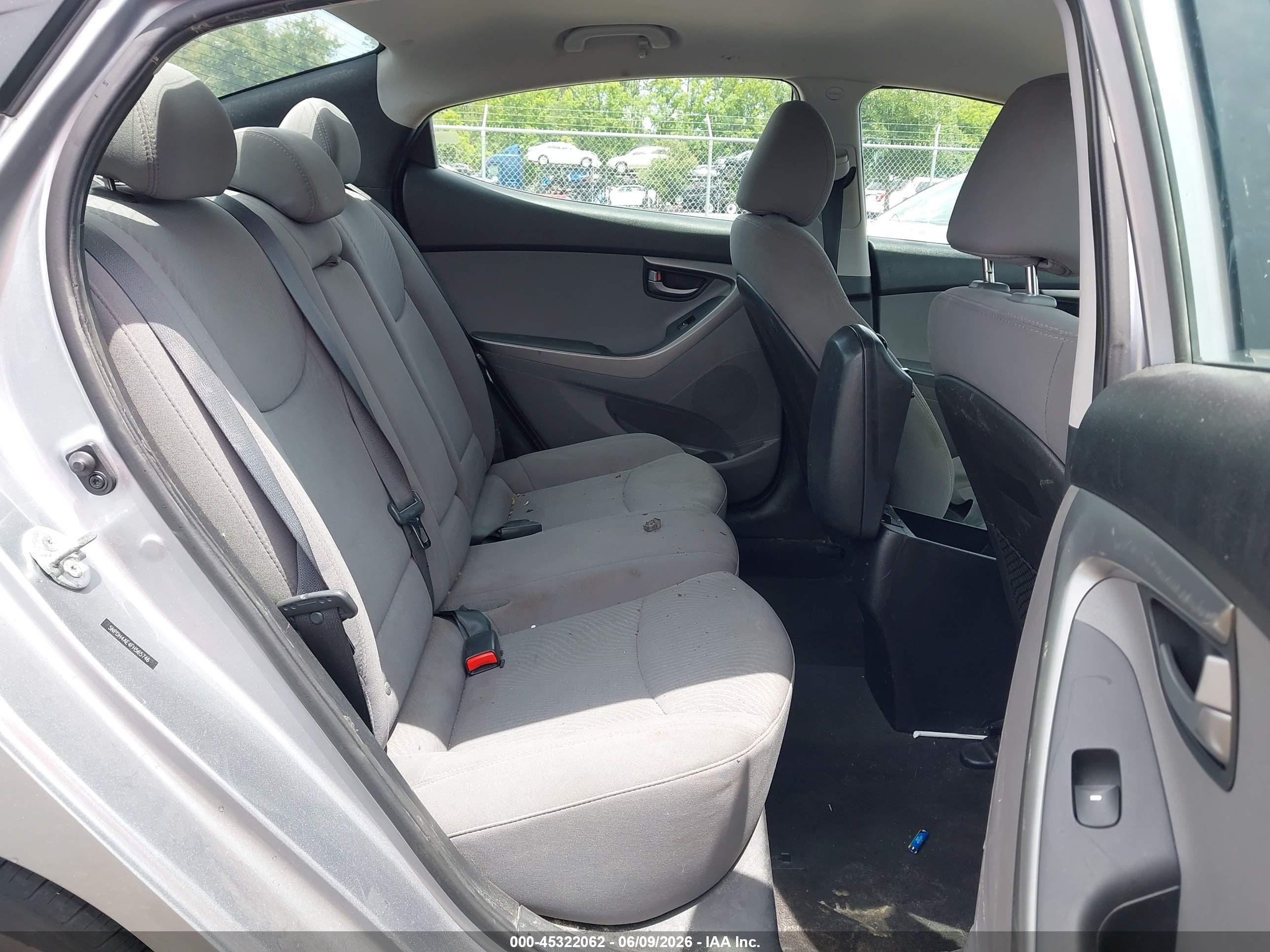 2015 Hyundai Elantra Se Серебряный vin: 5NPDH4AE4FH565746