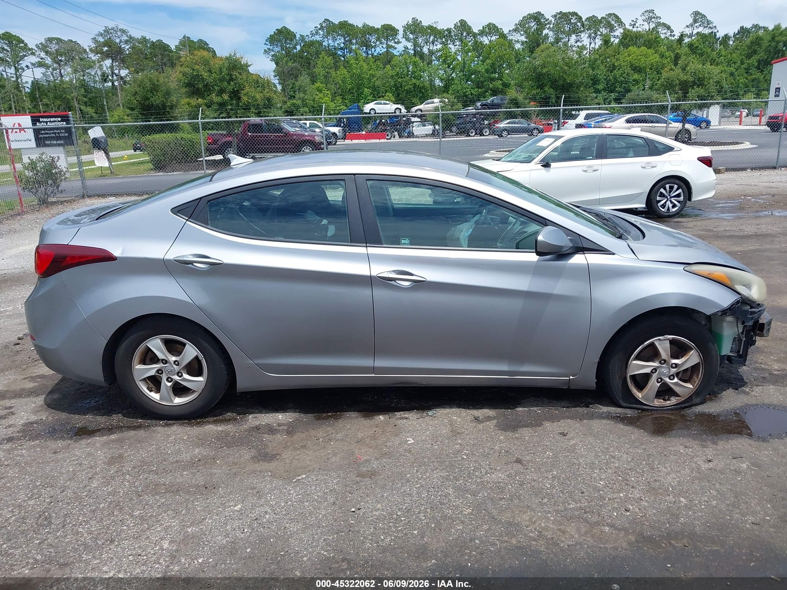 2015 Hyundai Elantra Se Серебряный vin: 5NPDH4AE4FH565746