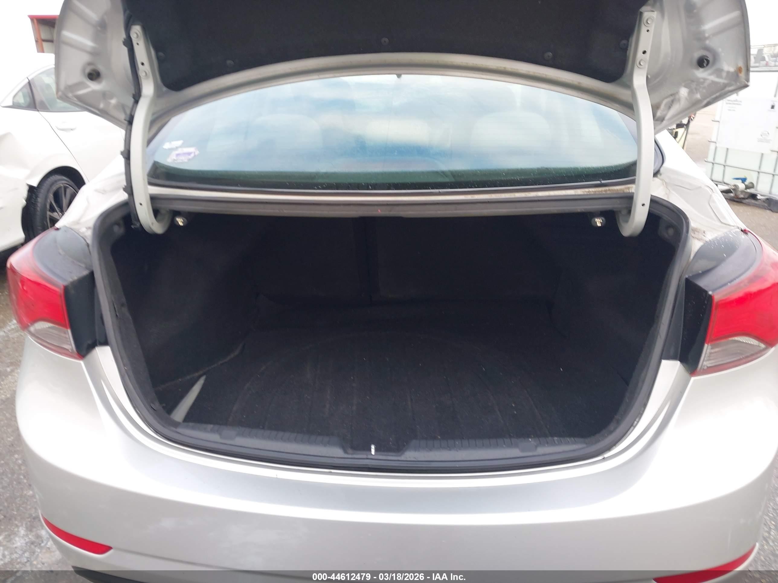 2015 Hyundai Elantra Se Silver vin: 5NPDH4AE4FH579761