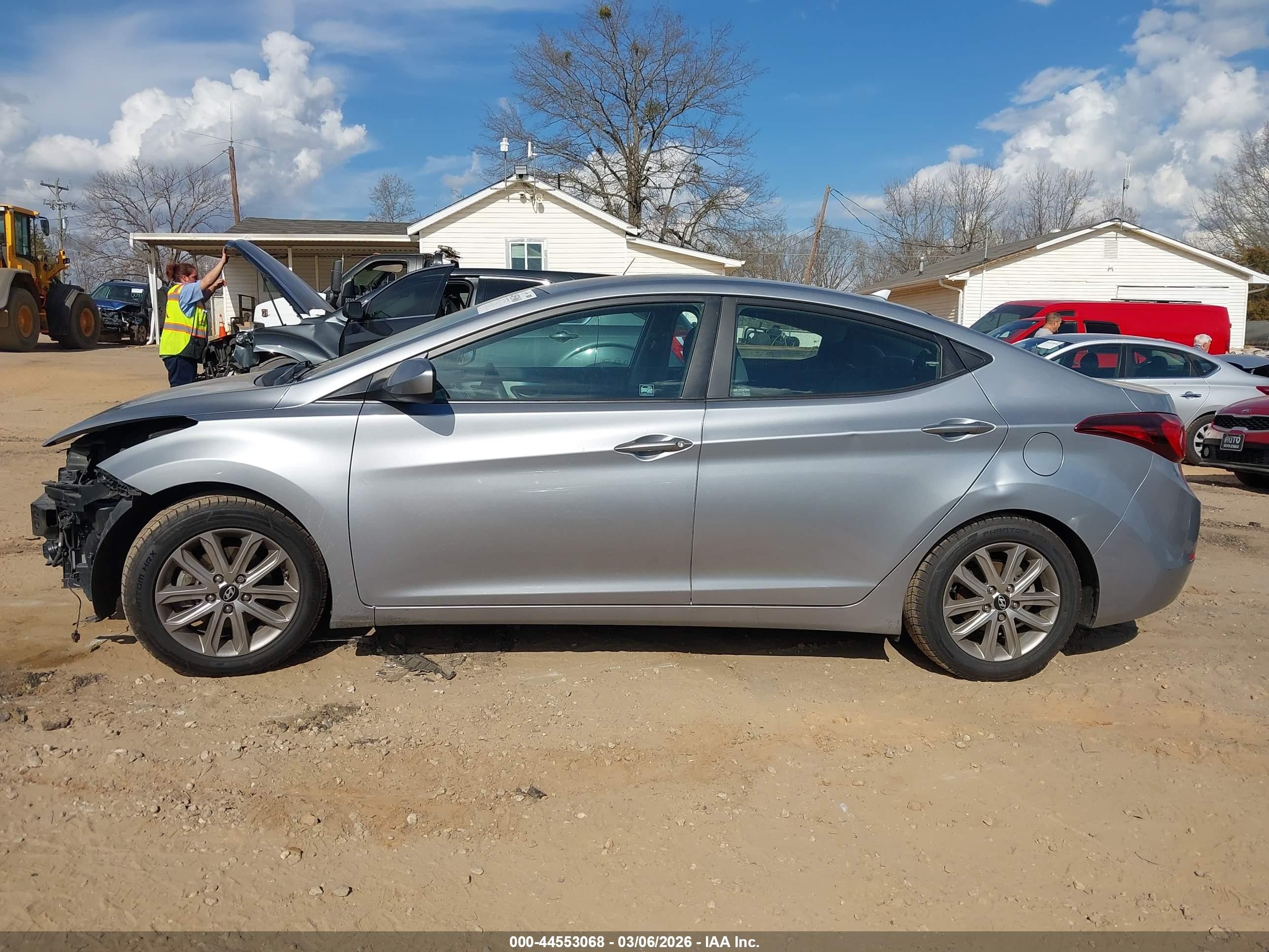 2015 Hyundai Elantra Se Silver vin: 5NPDH4AE4FH583423