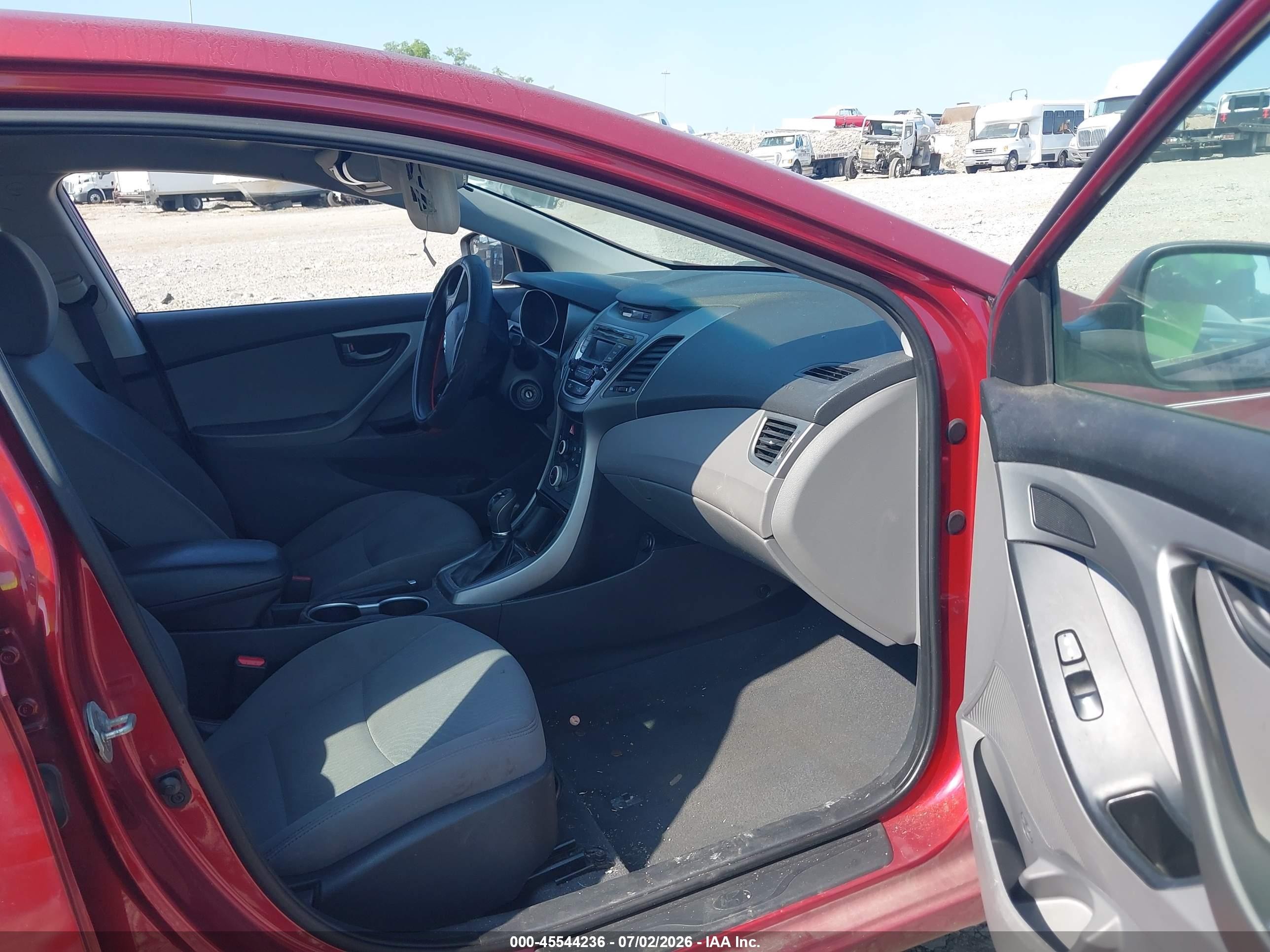 2015 Hyundai Elantra Se Maroon vin: 5NPDH4AE4FH585978