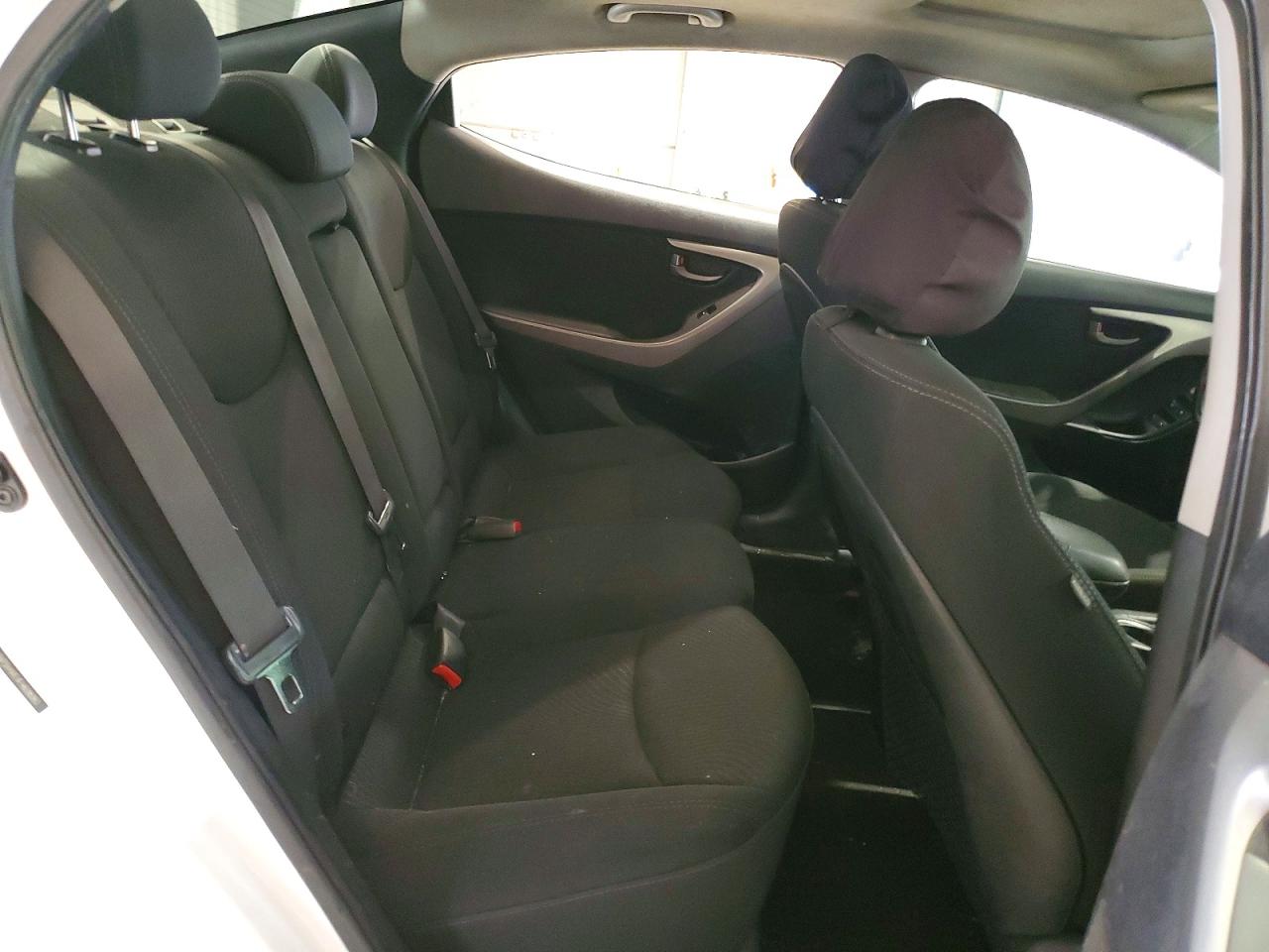 2015 Hyundai Elantra Se Белый vin: 5NPDH4AE4FH608093