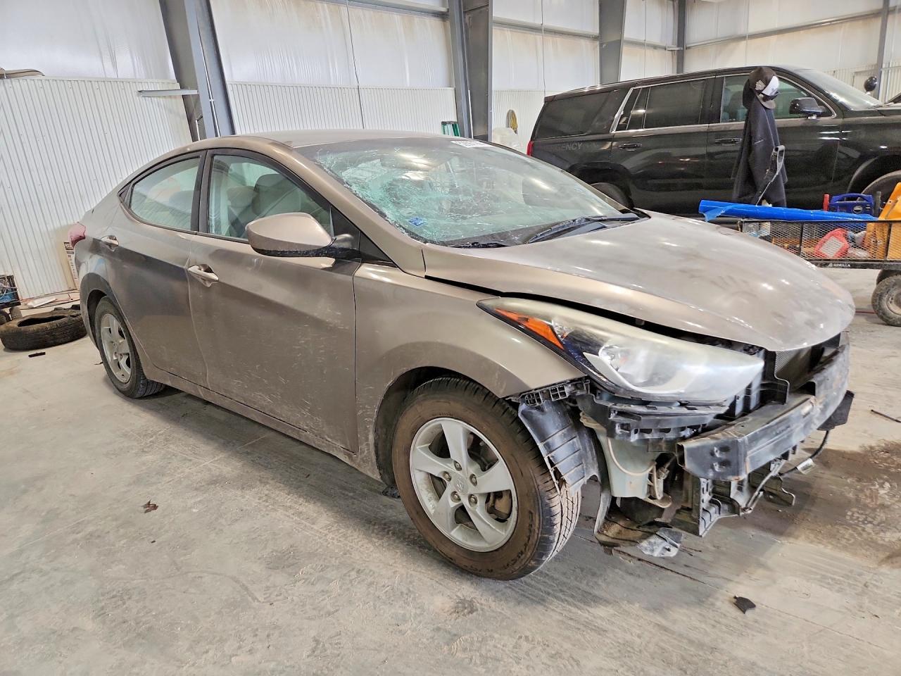 2015 Hyundai Elantra Se Brown vin: 5NPDH4AE4FH642115