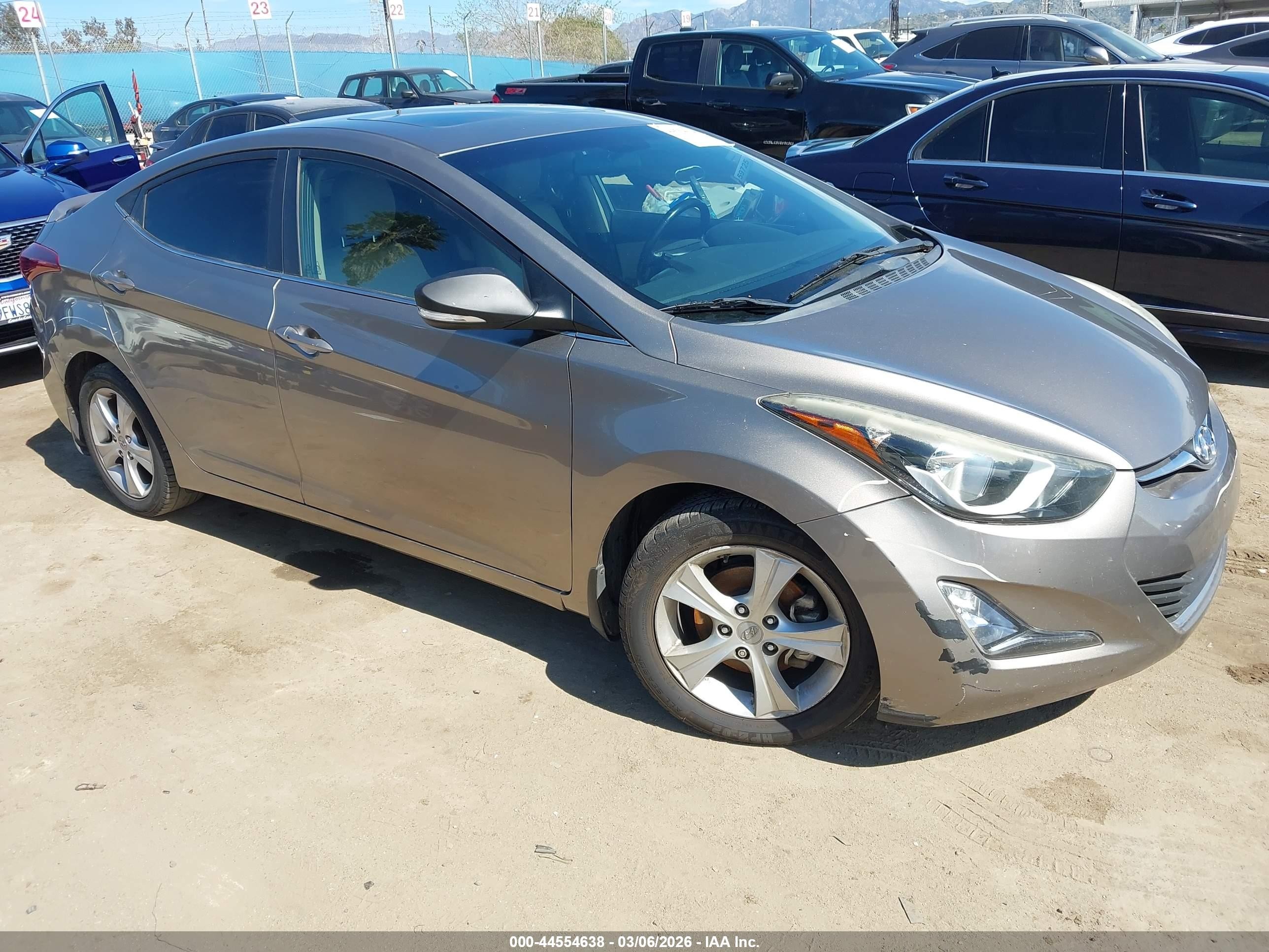 2016 Hyundai Elantra Value Edition Beige vin: 5NPDH4AE4GH668022