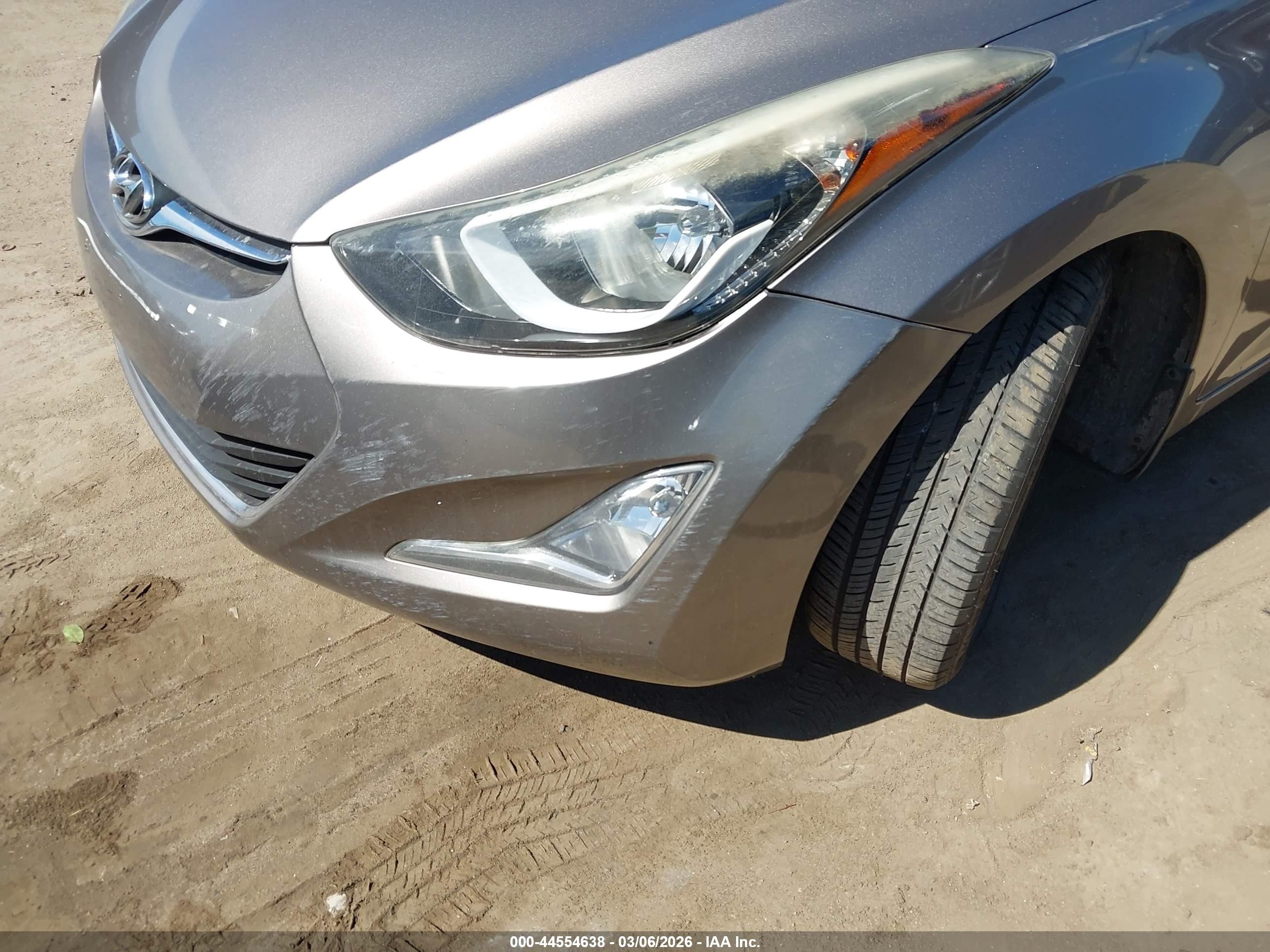 2016 Hyundai Elantra Value Edition Beige vin: 5NPDH4AE4GH668022