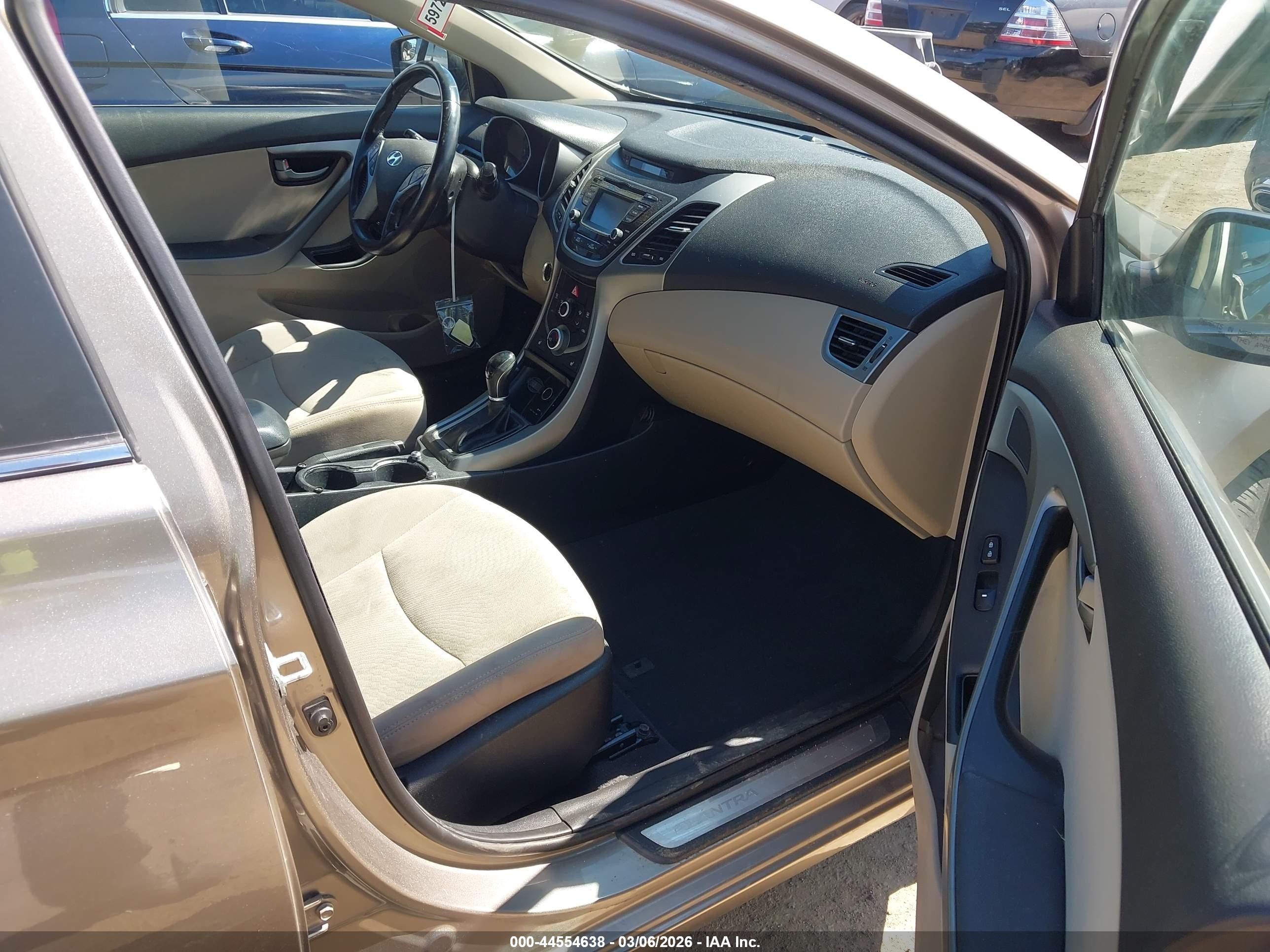 2016 Hyundai Elantra Value Edition Beige vin: 5NPDH4AE4GH668022