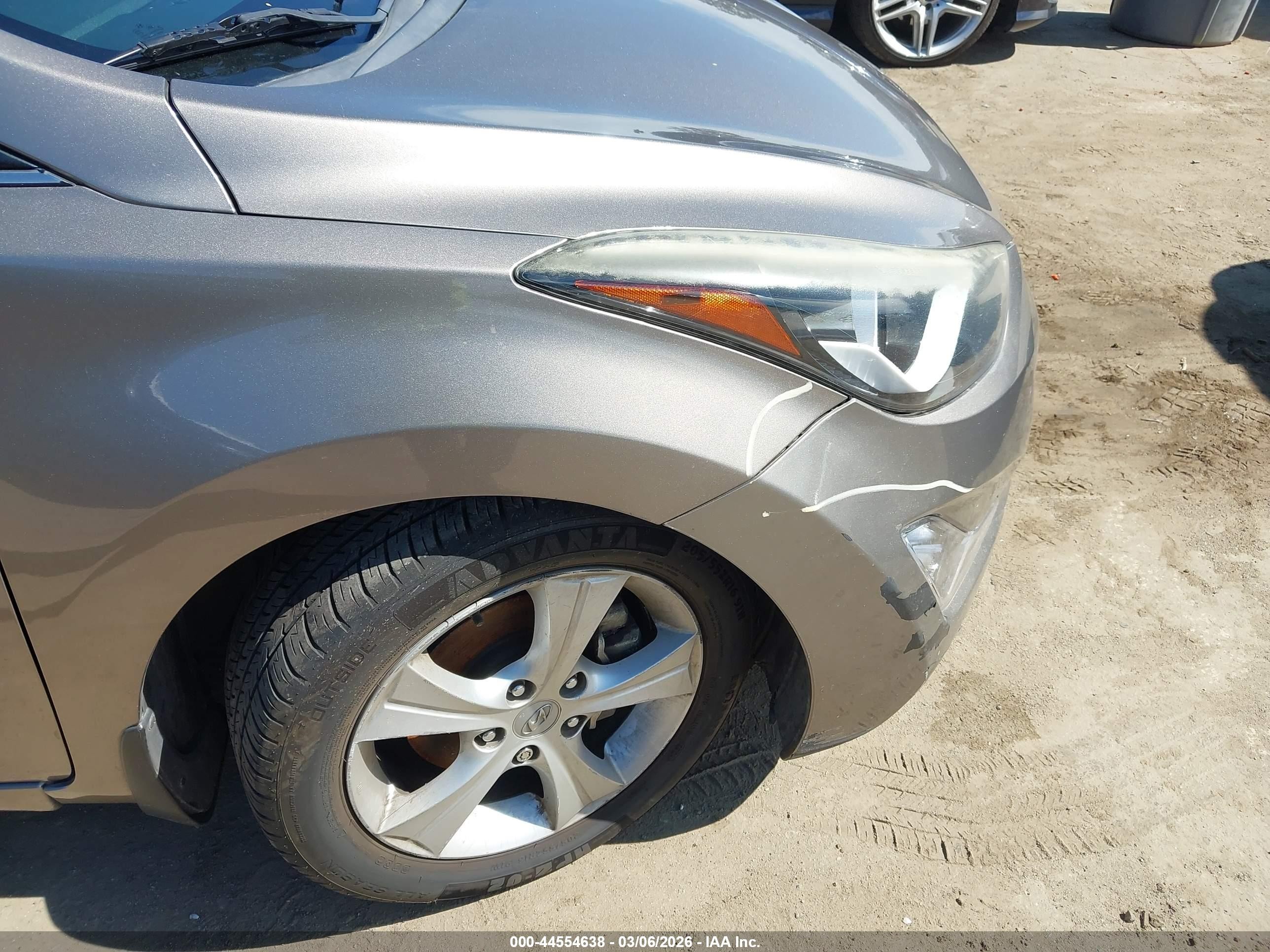2016 Hyundai Elantra Value Edition Beige vin: 5NPDH4AE4GH668022