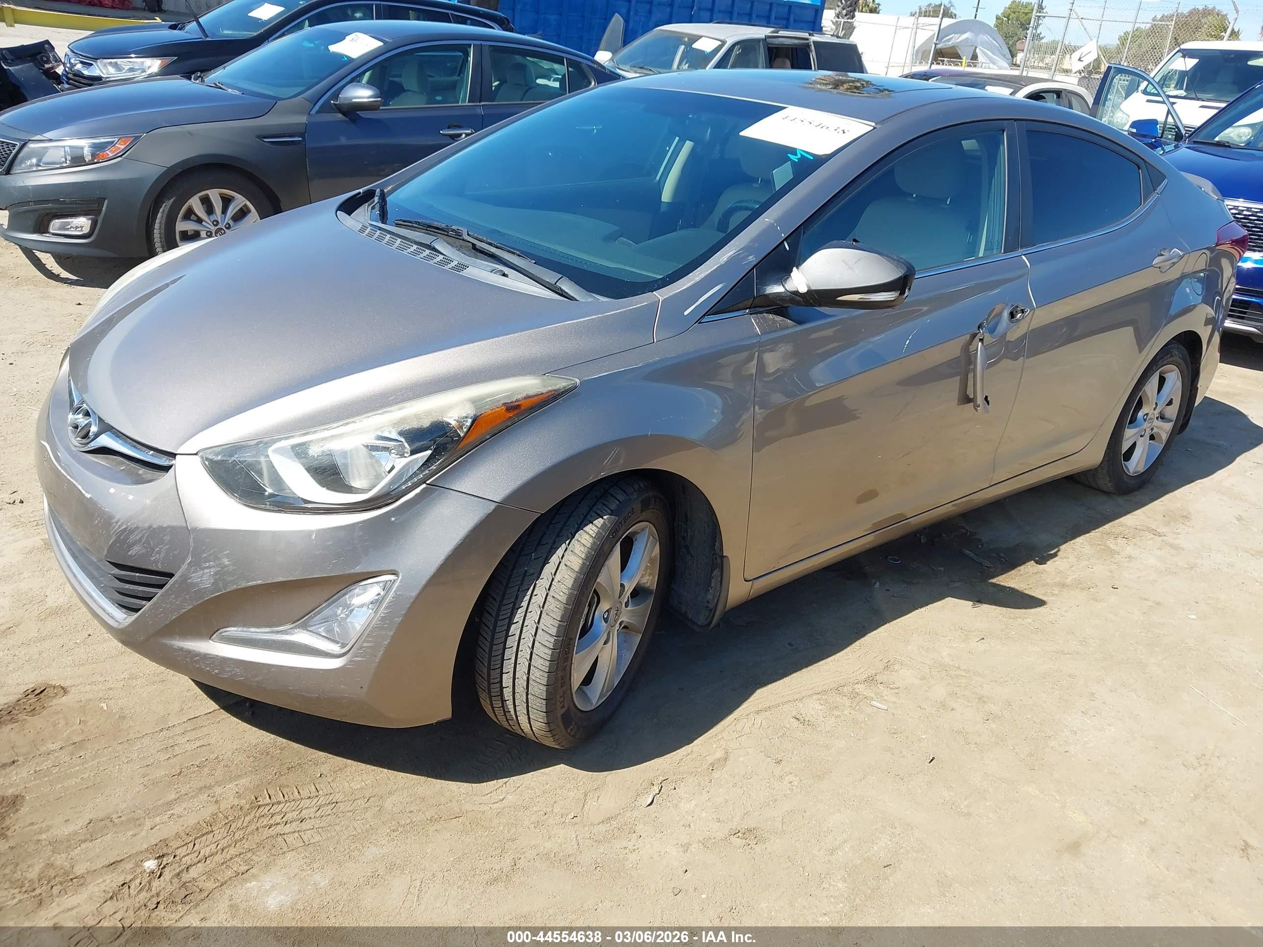2016 Hyundai Elantra Value Edition Beige vin: 5NPDH4AE4GH668022