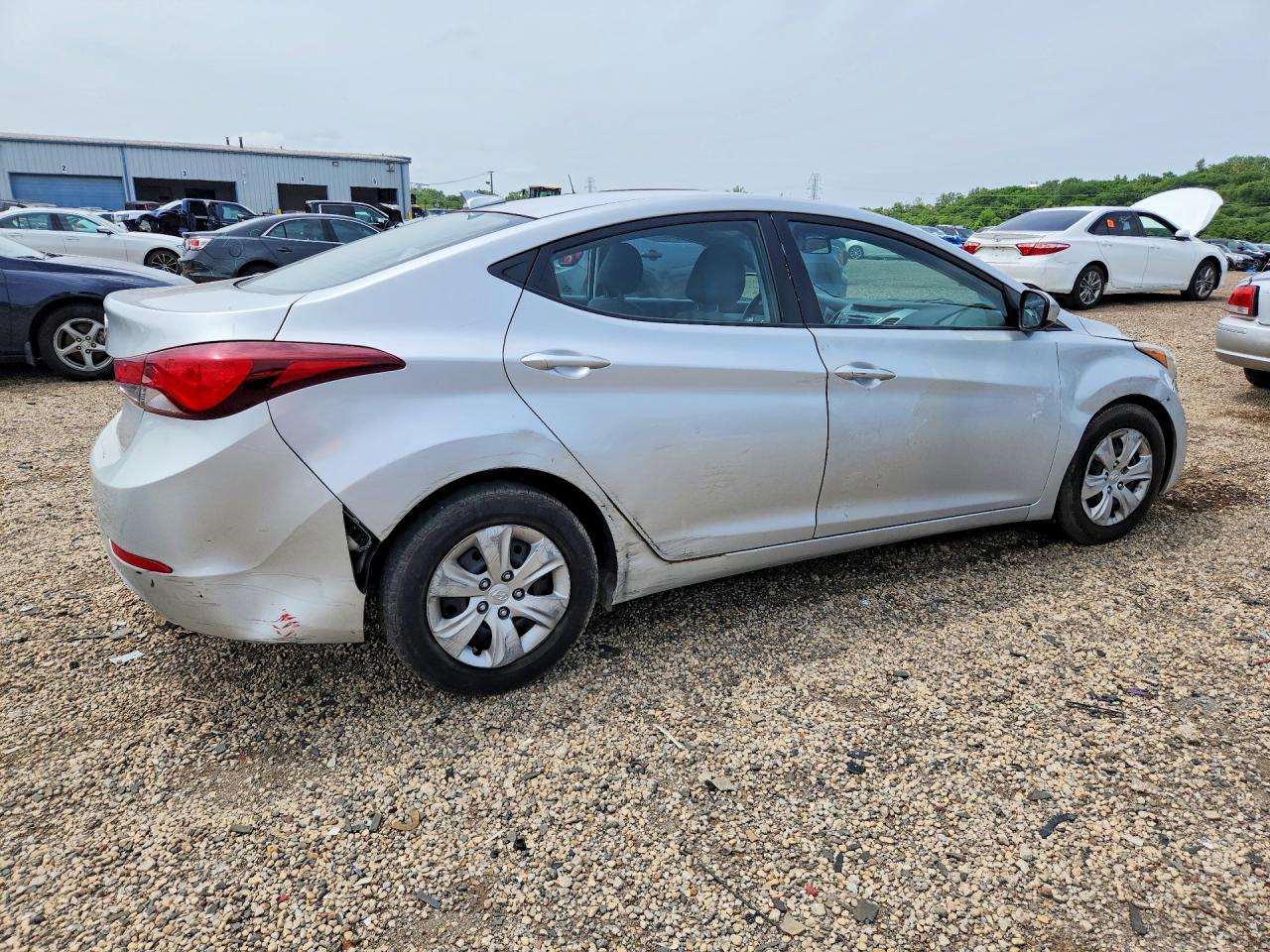 2016 Hyundai Elantra Se Silver vin: 5NPDH4AE4GH717512