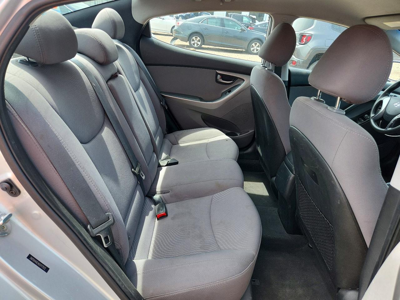2016 Hyundai Elantra Se Silver vin: 5NPDH4AE4GH717512