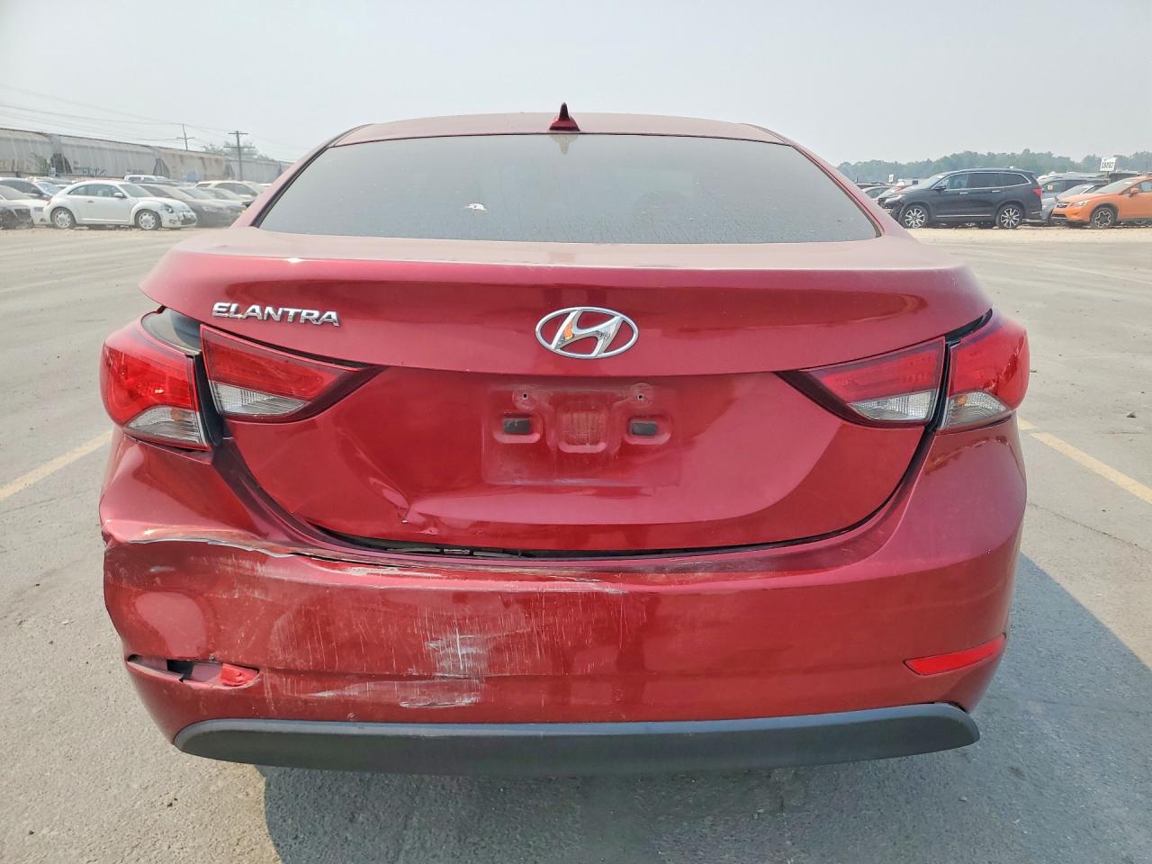 2016 Hyundai Elantra Se Red vin: 5NPDH4AE4GH789147