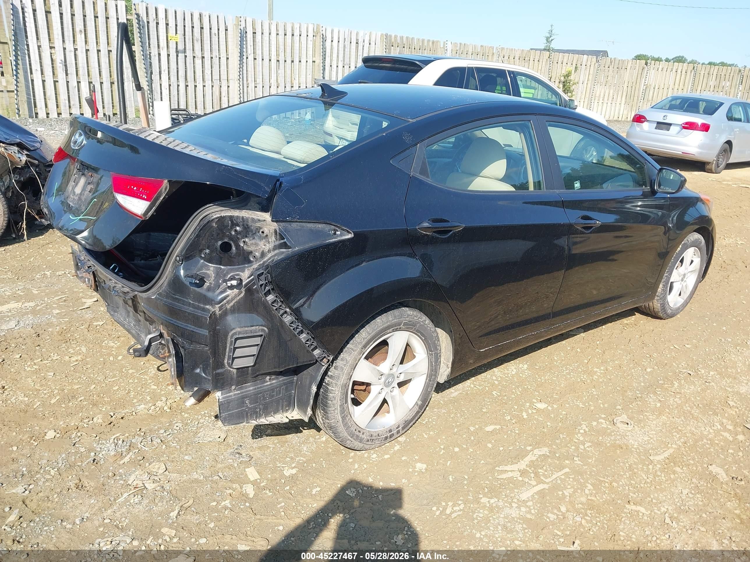 2011 Hyundai Elantra Gls Черный vin: 5NPDH4AE5BH007463