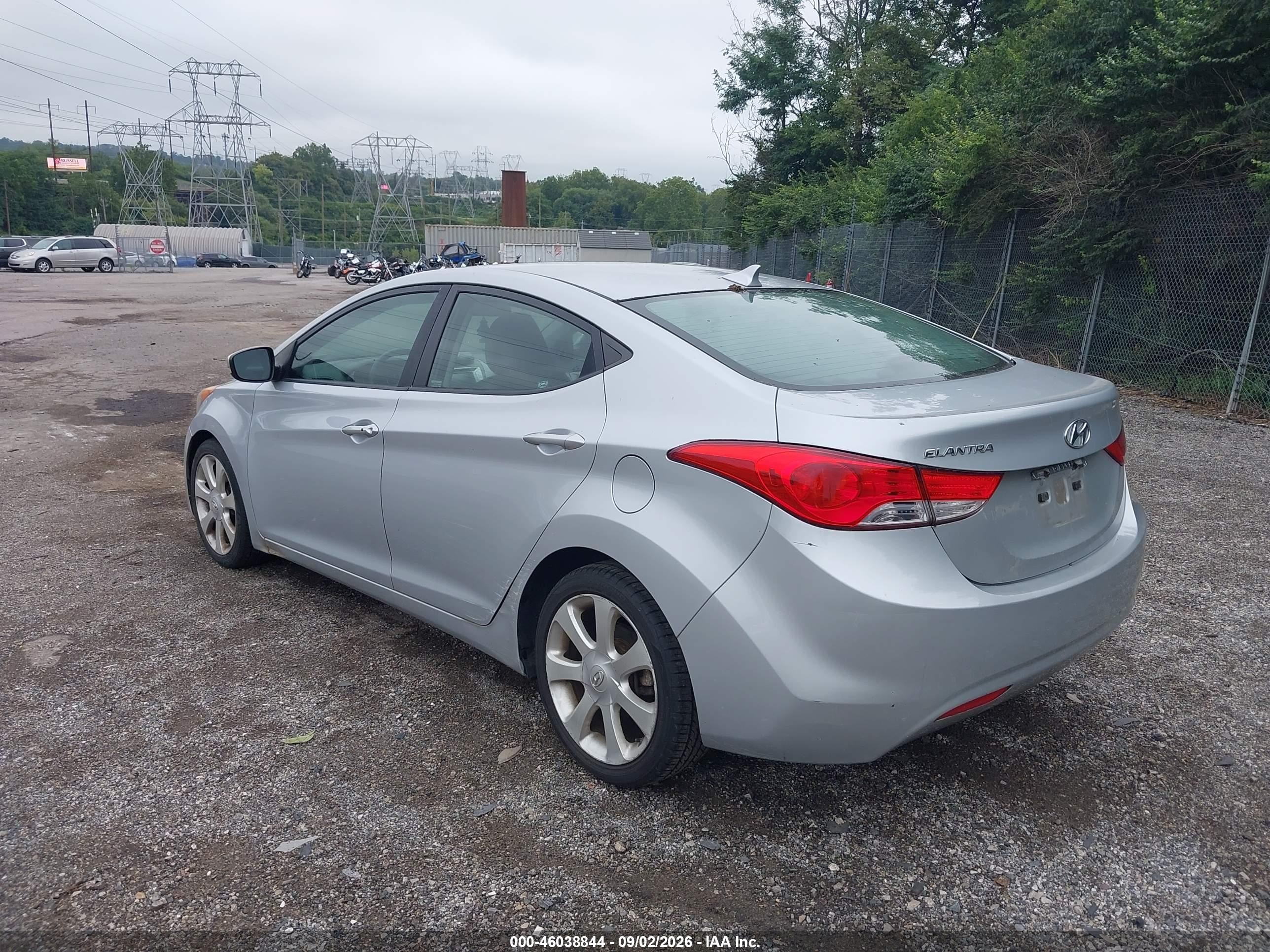 2011 Hyundai Elantra Limited Silver vin: 5NPDH4AE5BH015689