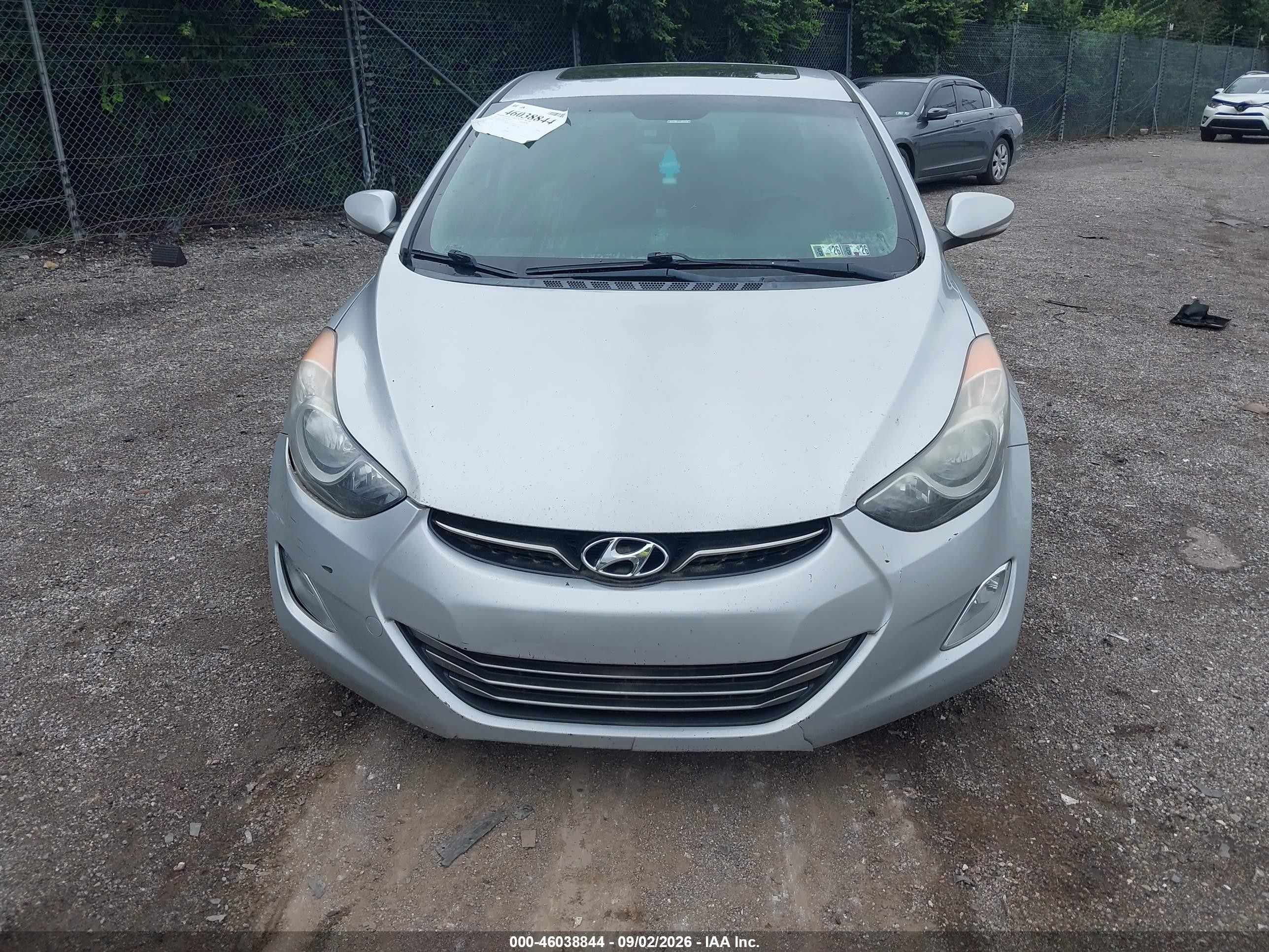 2011 Hyundai Elantra Limited Silver vin: 5NPDH4AE5BH015689