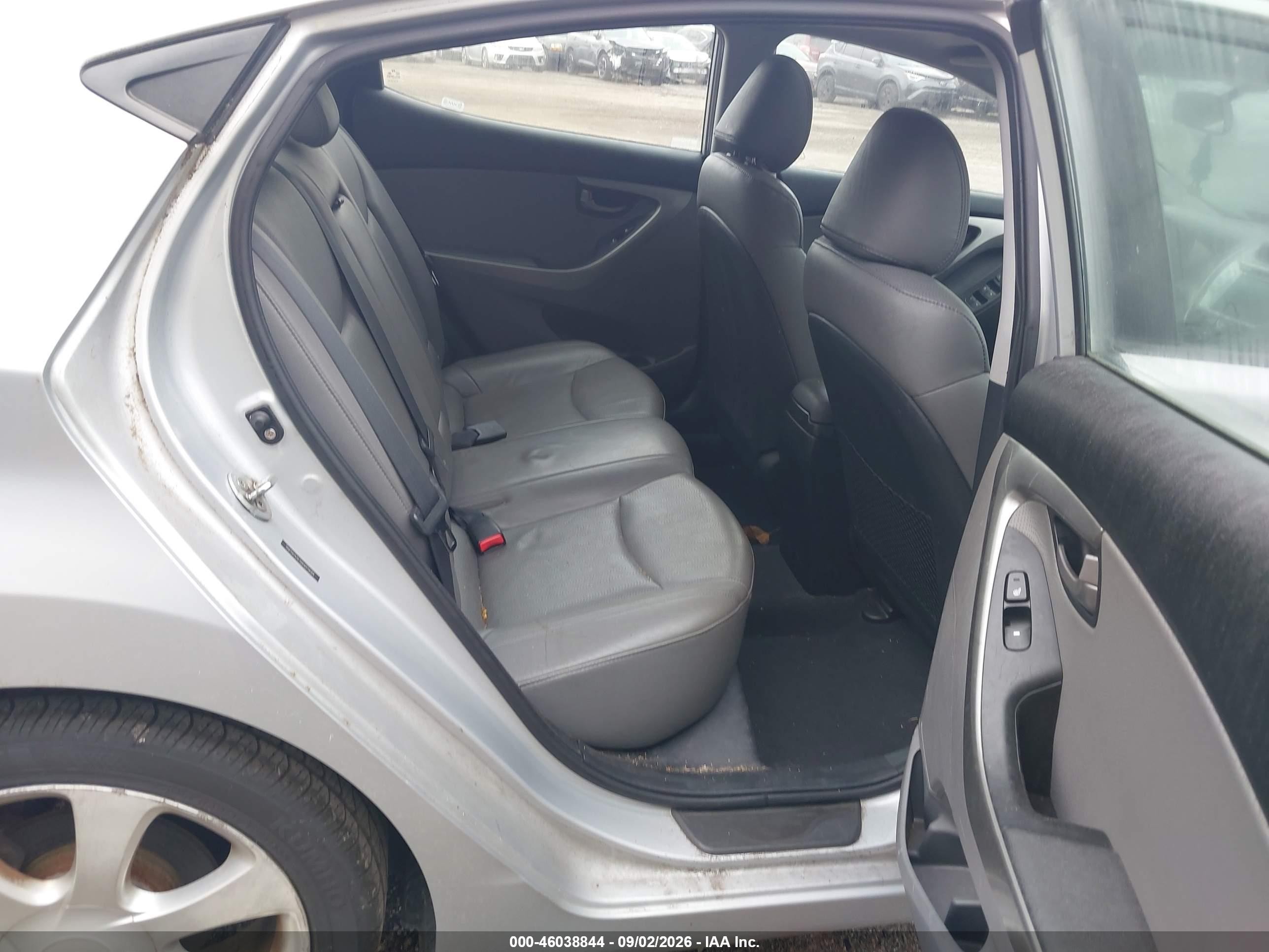 2011 Hyundai Elantra Limited Silver vin: 5NPDH4AE5BH015689